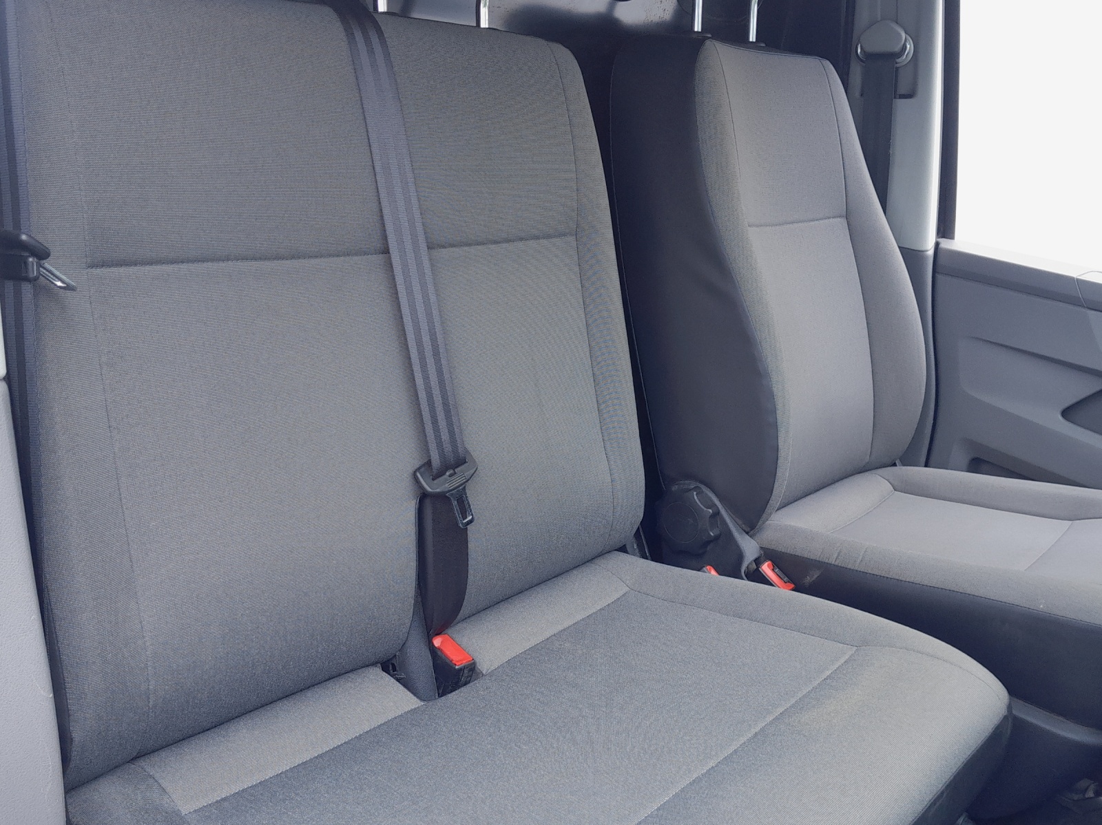 VW T6.1 2.0 TDI DSG-image-11