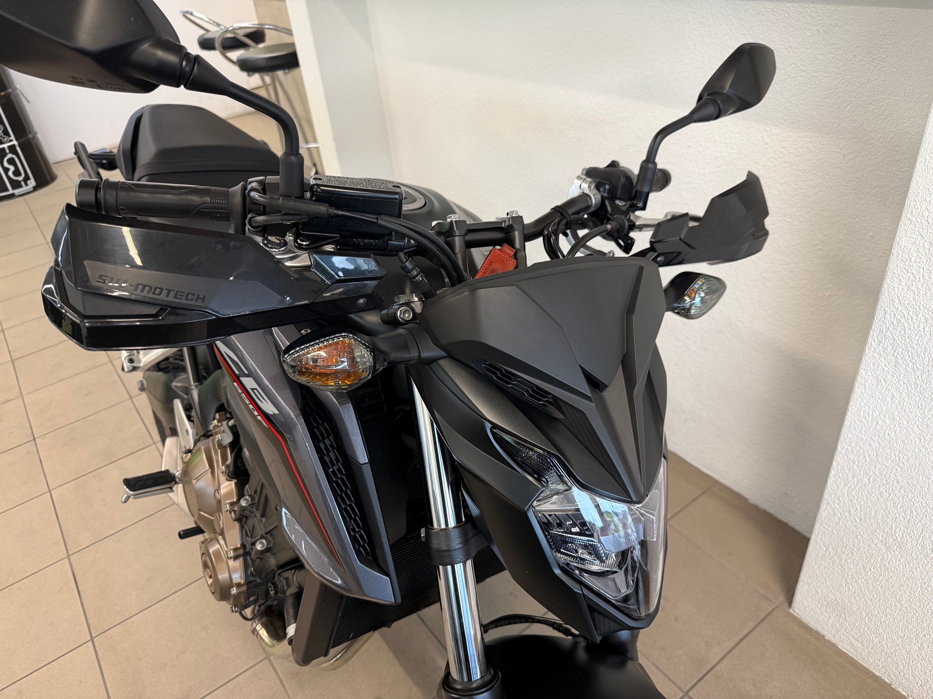 HONDA CB 650 F ABS-image-7