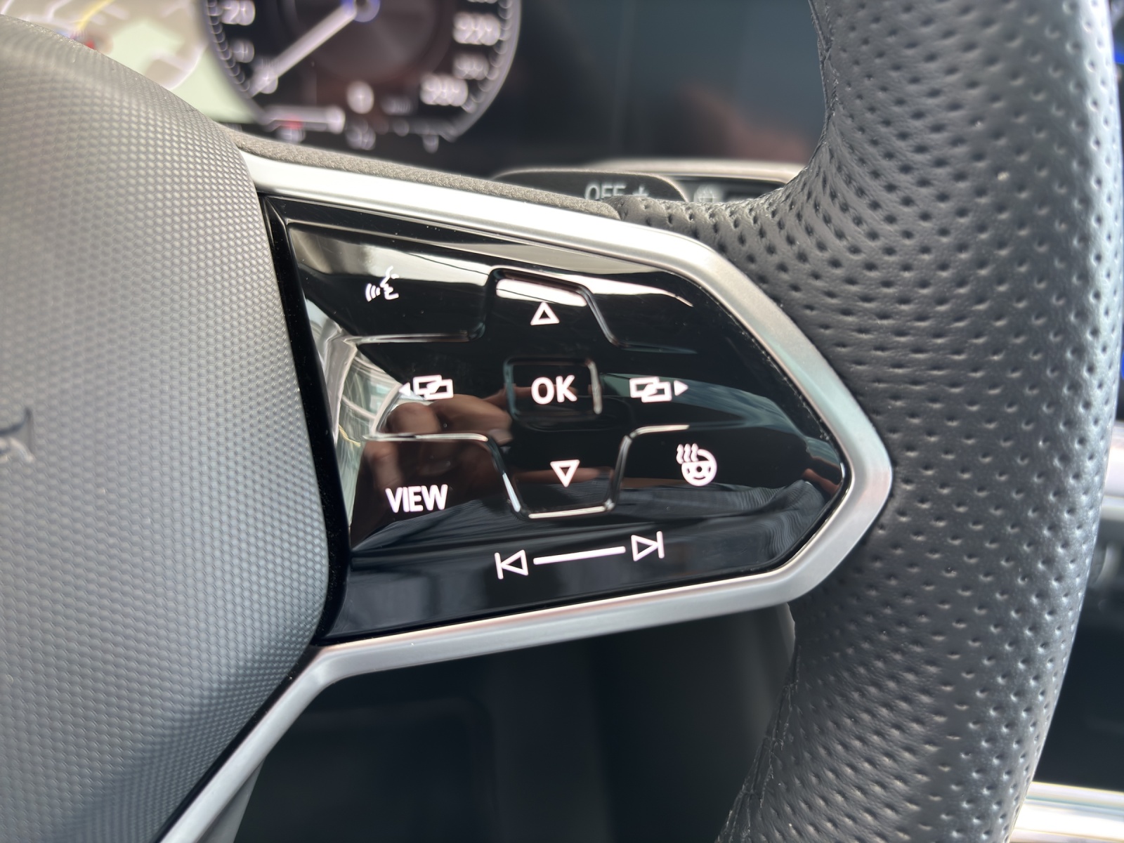 VW Touareg 3.0 TDI R Line Tiptronic mit AHK, Allradlenkung, Panorama-Ausstell-/Schiebedach, Standheizung & Winterräder-image-14
