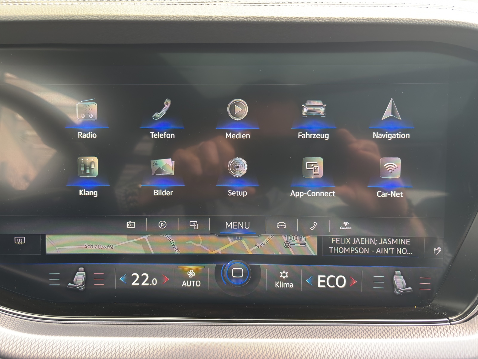 VW Touareg 3.0 TDI R Line Tiptronic mit AHK, Allradlenkung, Panorama-Ausstell-/Schiebedach, Standheizung & Winterräder-image-17