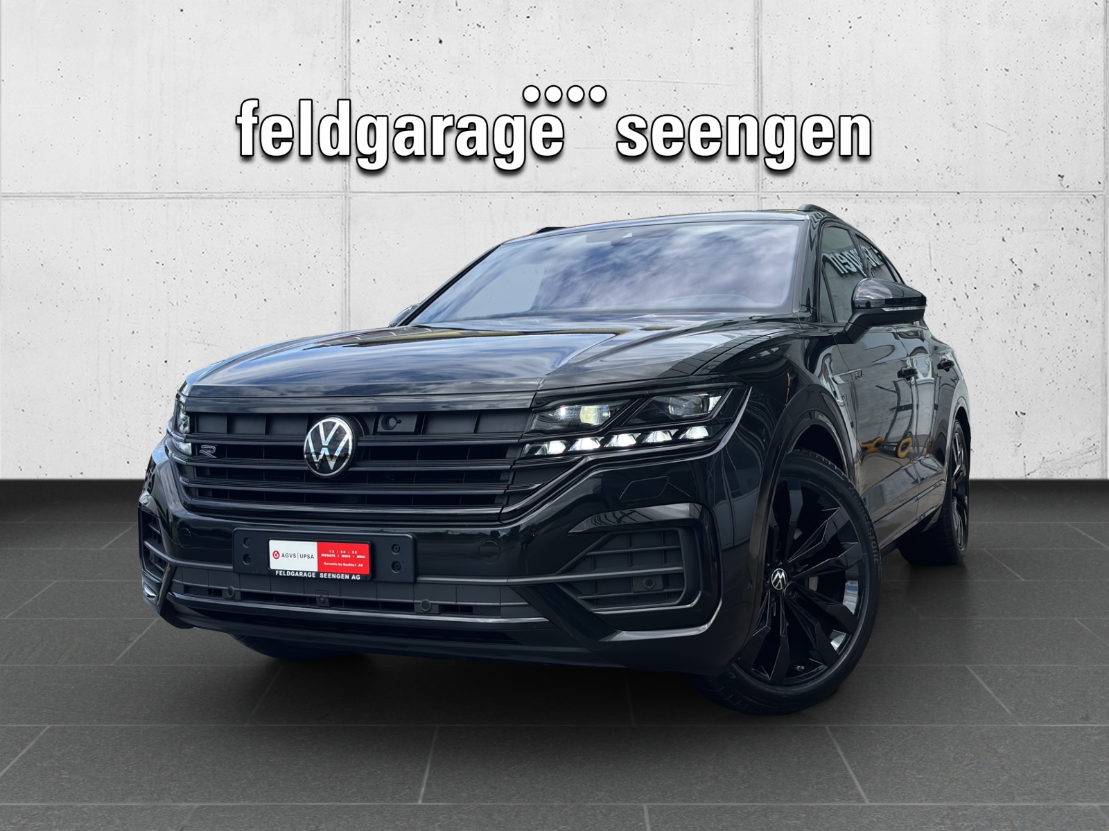VW Touareg 3.0 TDI R Line Tiptronic mit AHK, Allradlenkung, Panorama-Ausstell-/Schiebedach, Standheizung & Winterräder-image-0