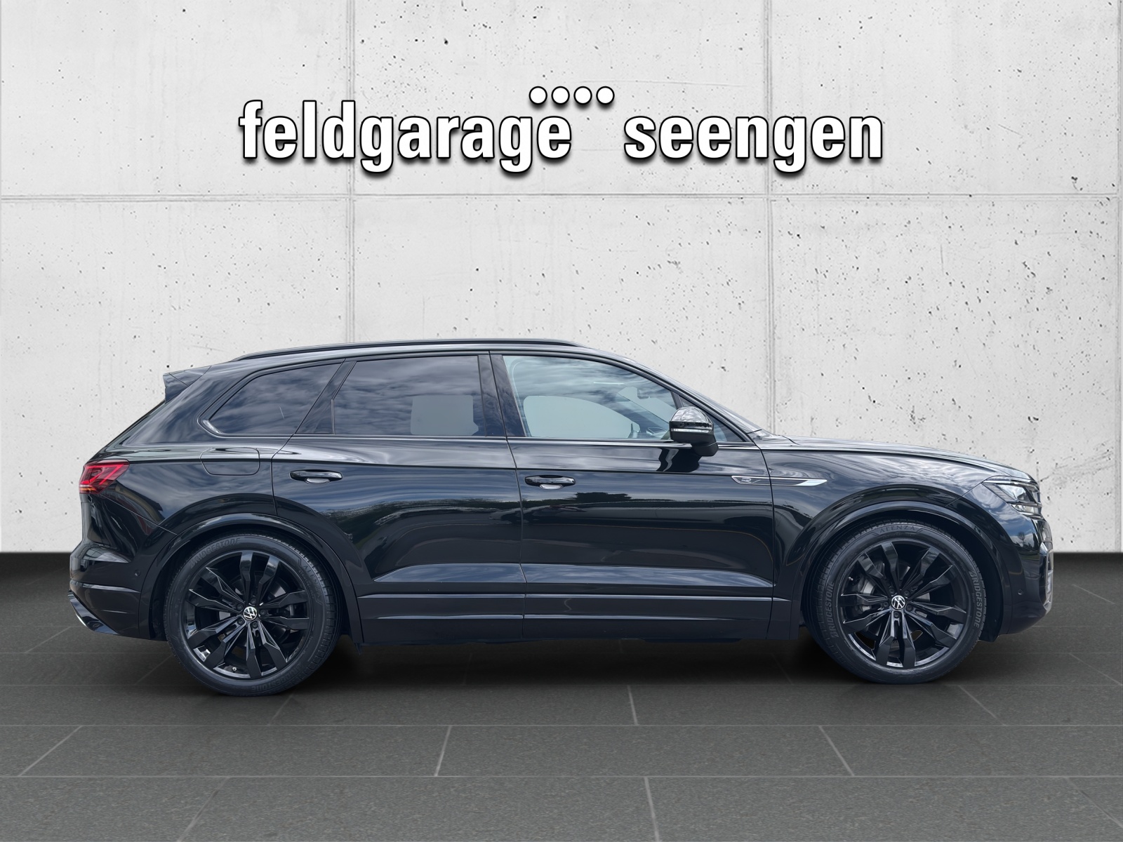 VW Touareg 3.0 TDI R Line Tiptronic mit AHK, Allradlenkung, Panorama-Ausstell-/Schiebedach, Standheizung & Winterräder-image-3