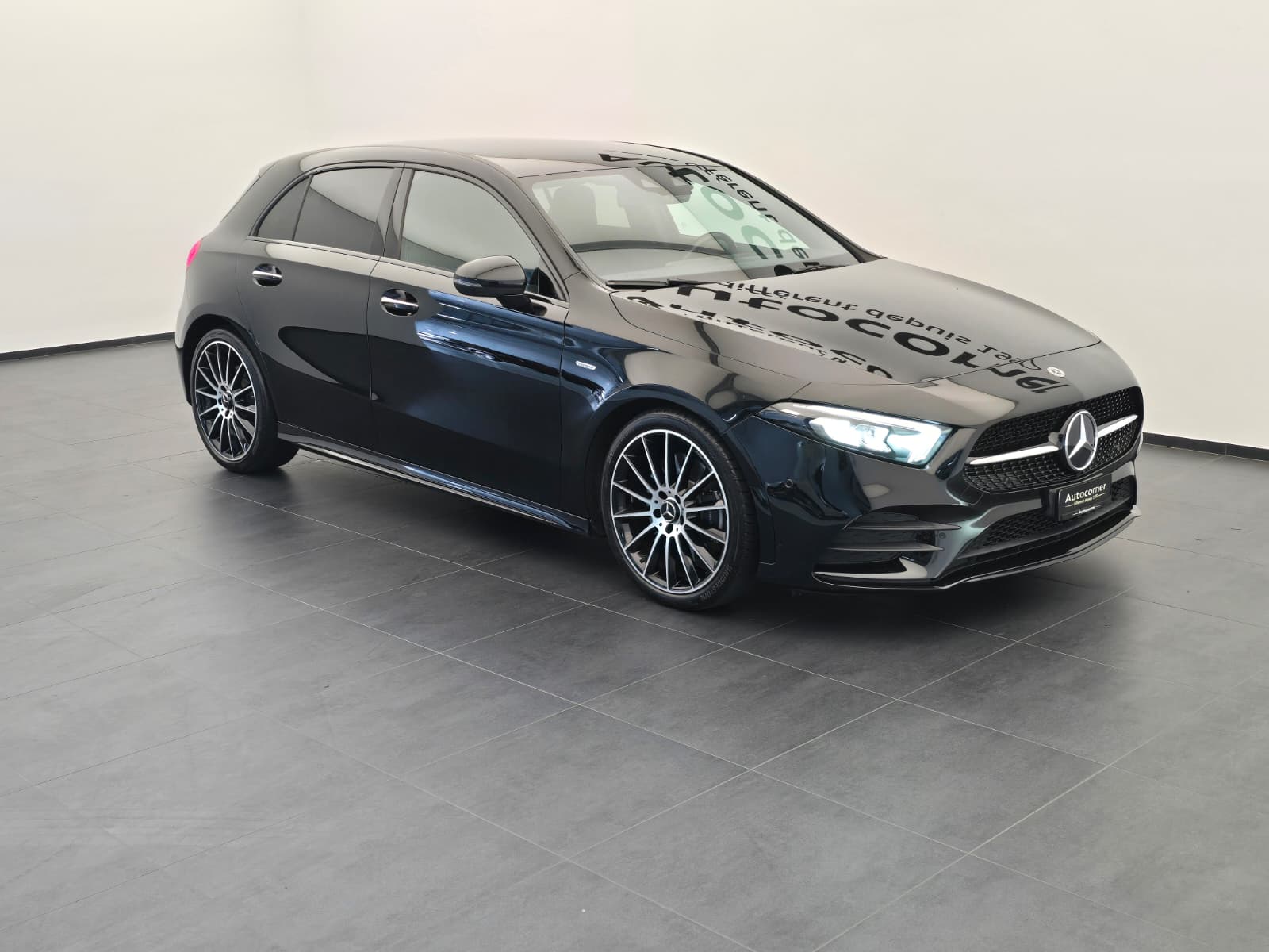 MERCEDES-BENZ A 250 AMG Line 7G-DCT-image-4