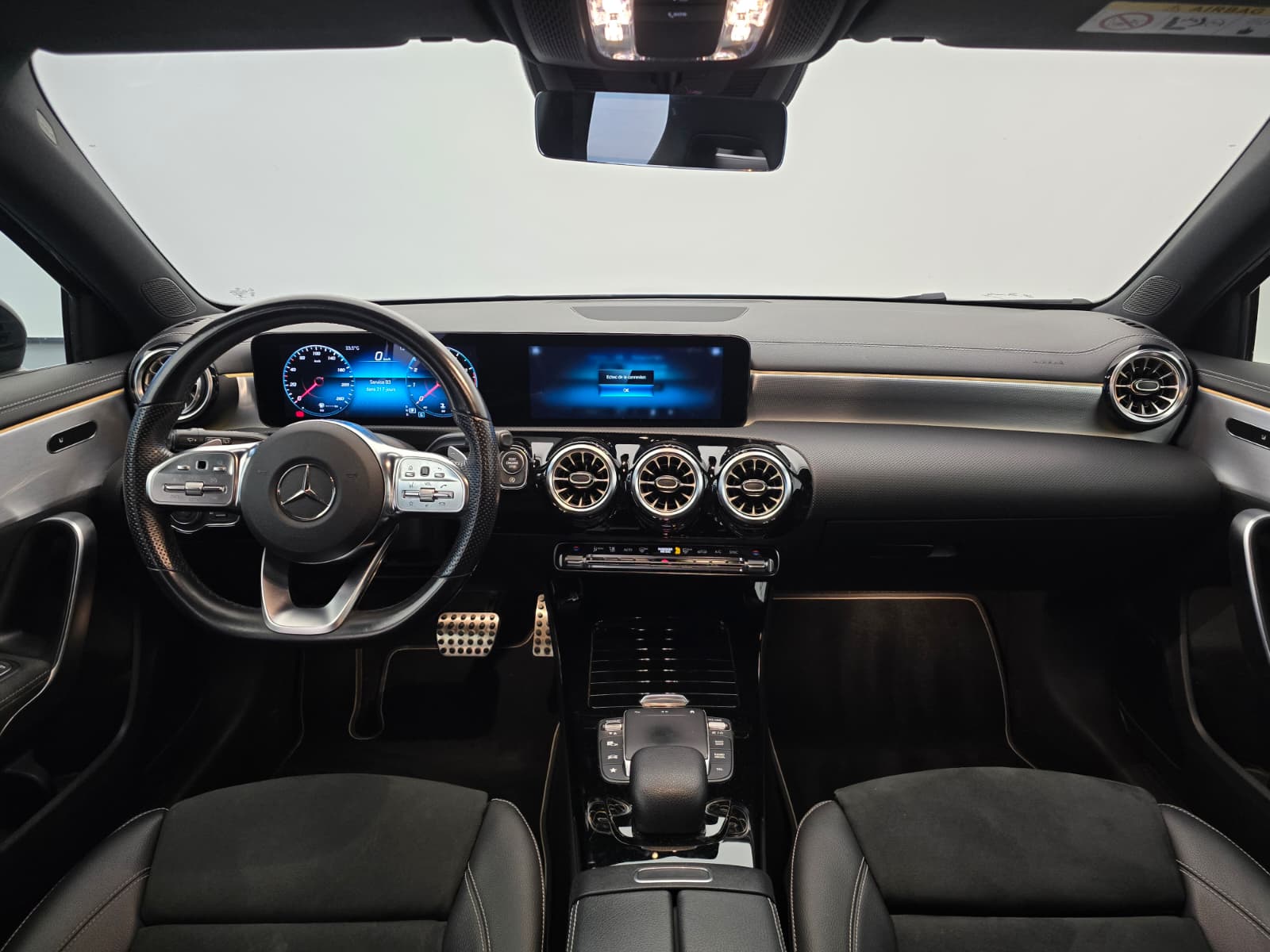 MERCEDES-BENZ A 250 AMG Line 7G-DCT-image-9