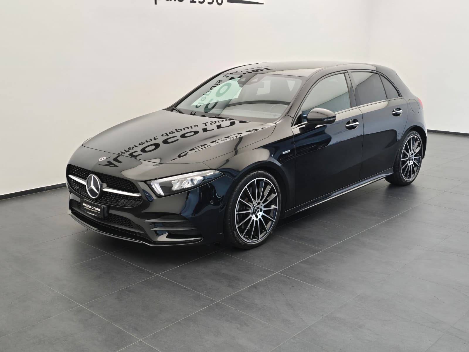 MERCEDES-BENZ A 250 AMG Line 7G-DCT-image-2