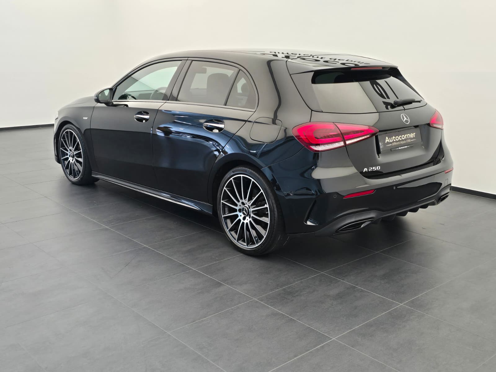 MERCEDES-BENZ A 250 AMG Line 7G-DCT-image-8