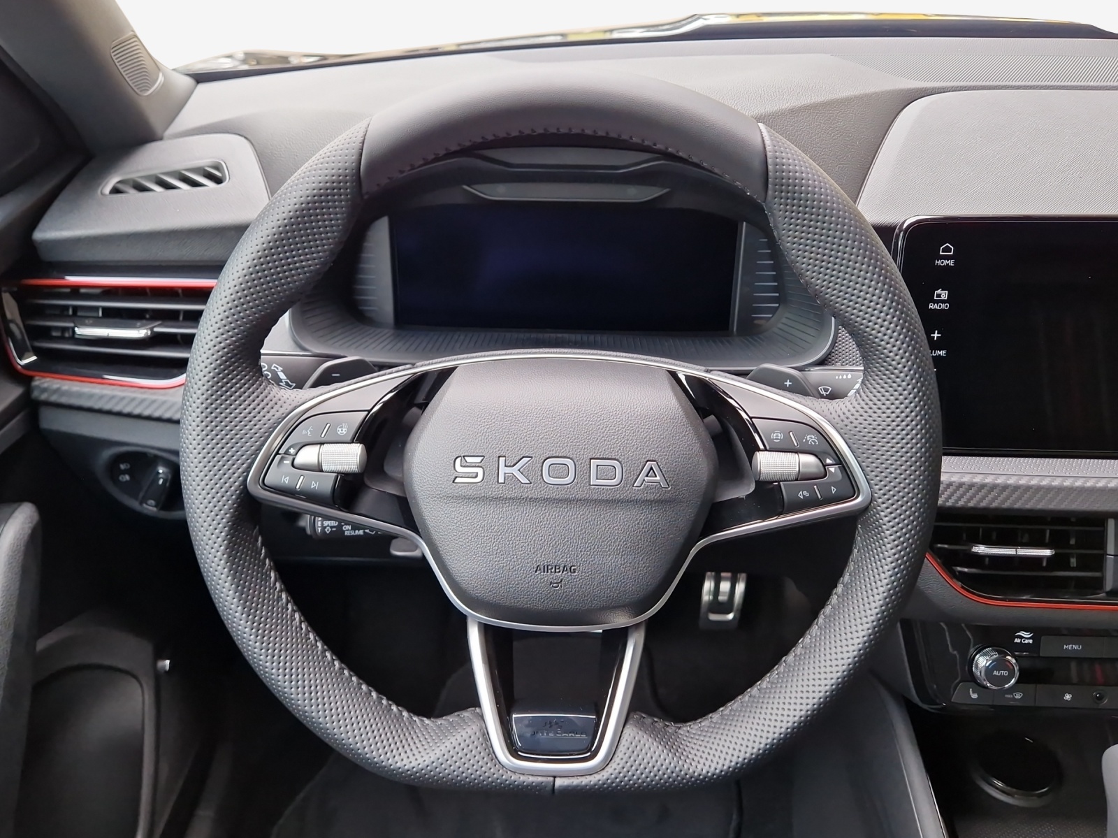 SKODA Kamiq 1.5 TSI Monte Carlo DSG-image-9