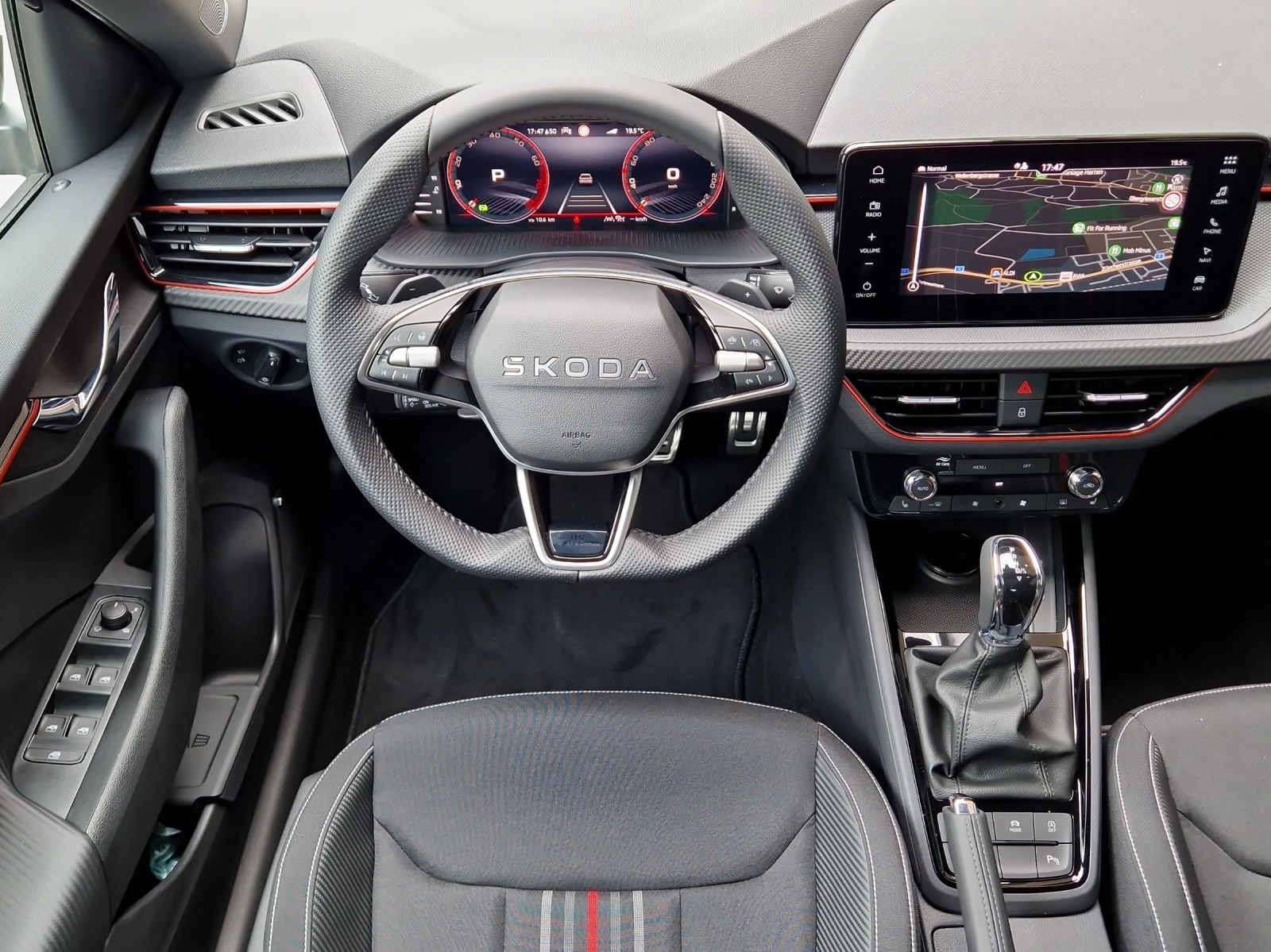 SKODA Kamiq 1.5 TSI Monte Carlo DSG-image-8