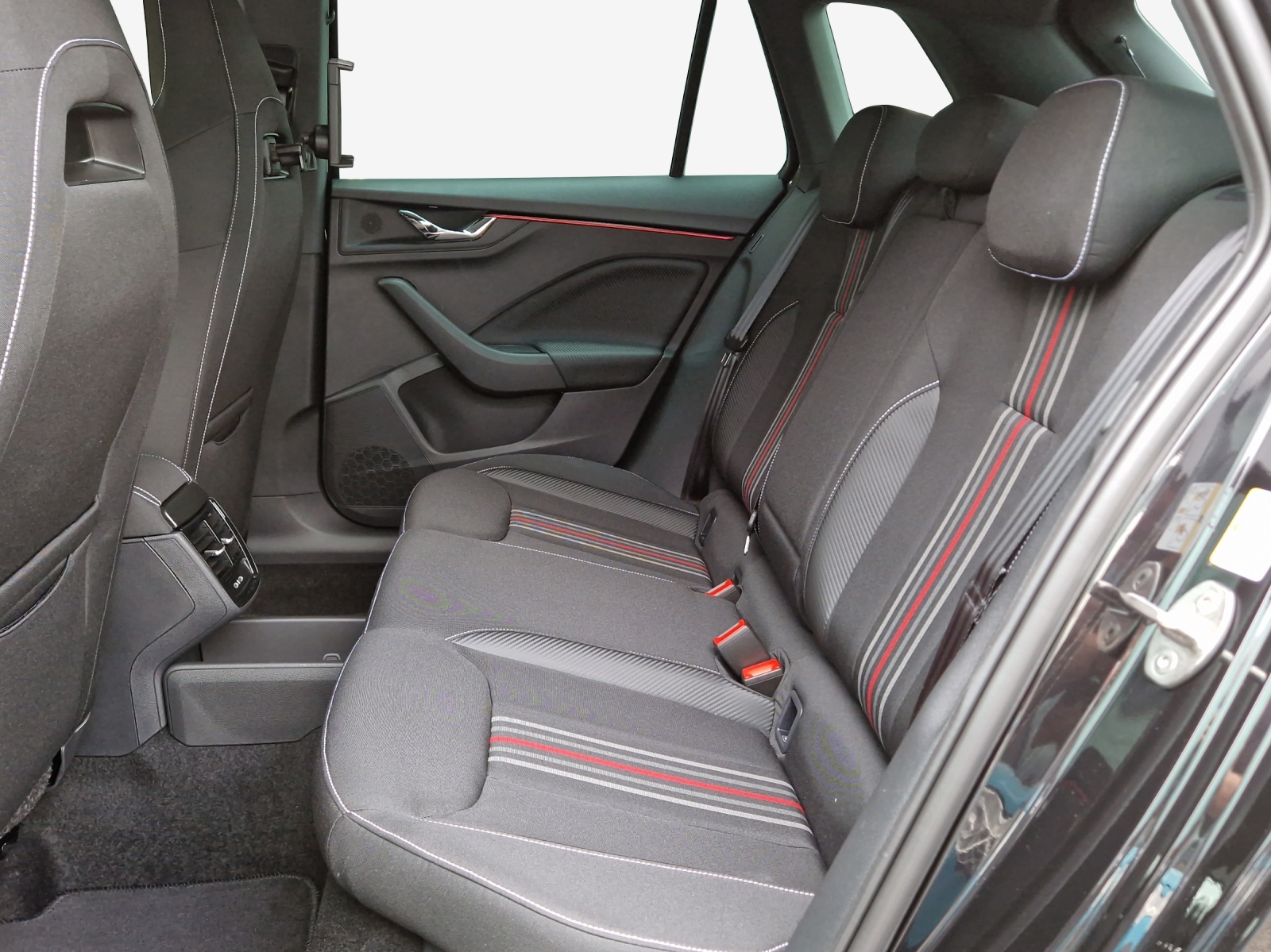 SKODA Kamiq 1.5 TSI Monte Carlo DSG-image-11
