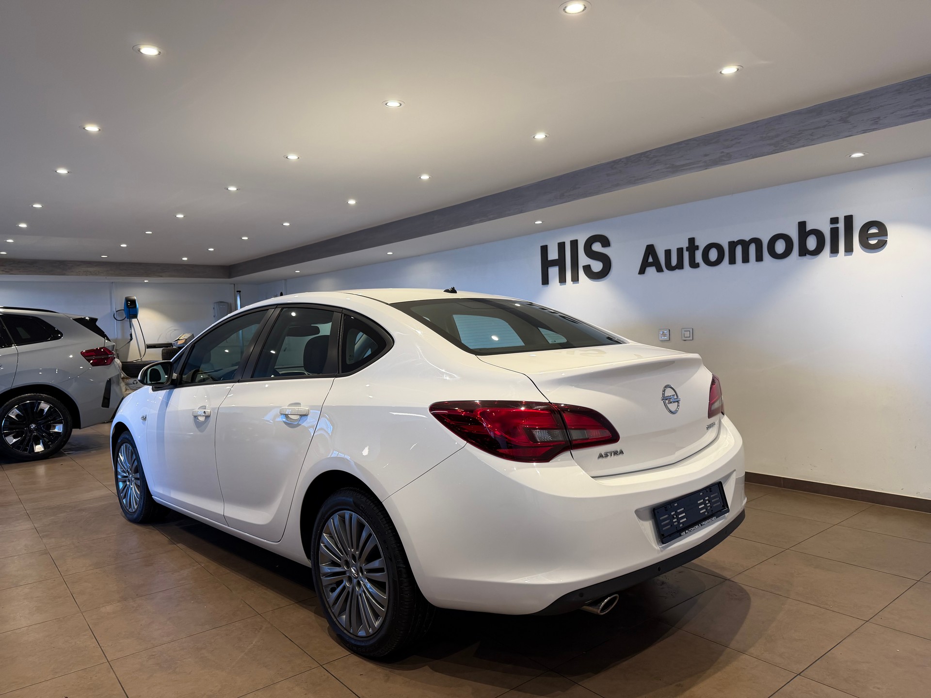 OPEL Astra 1.4 T 140 eTEC Cosmo-image-2