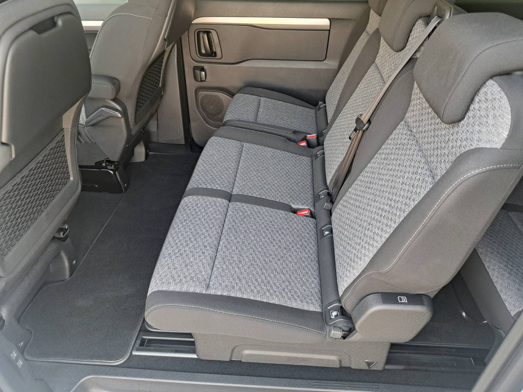 PEUGEOT Traveller Standard 2.2 BlueHDi 180cv Family Edition-image-10