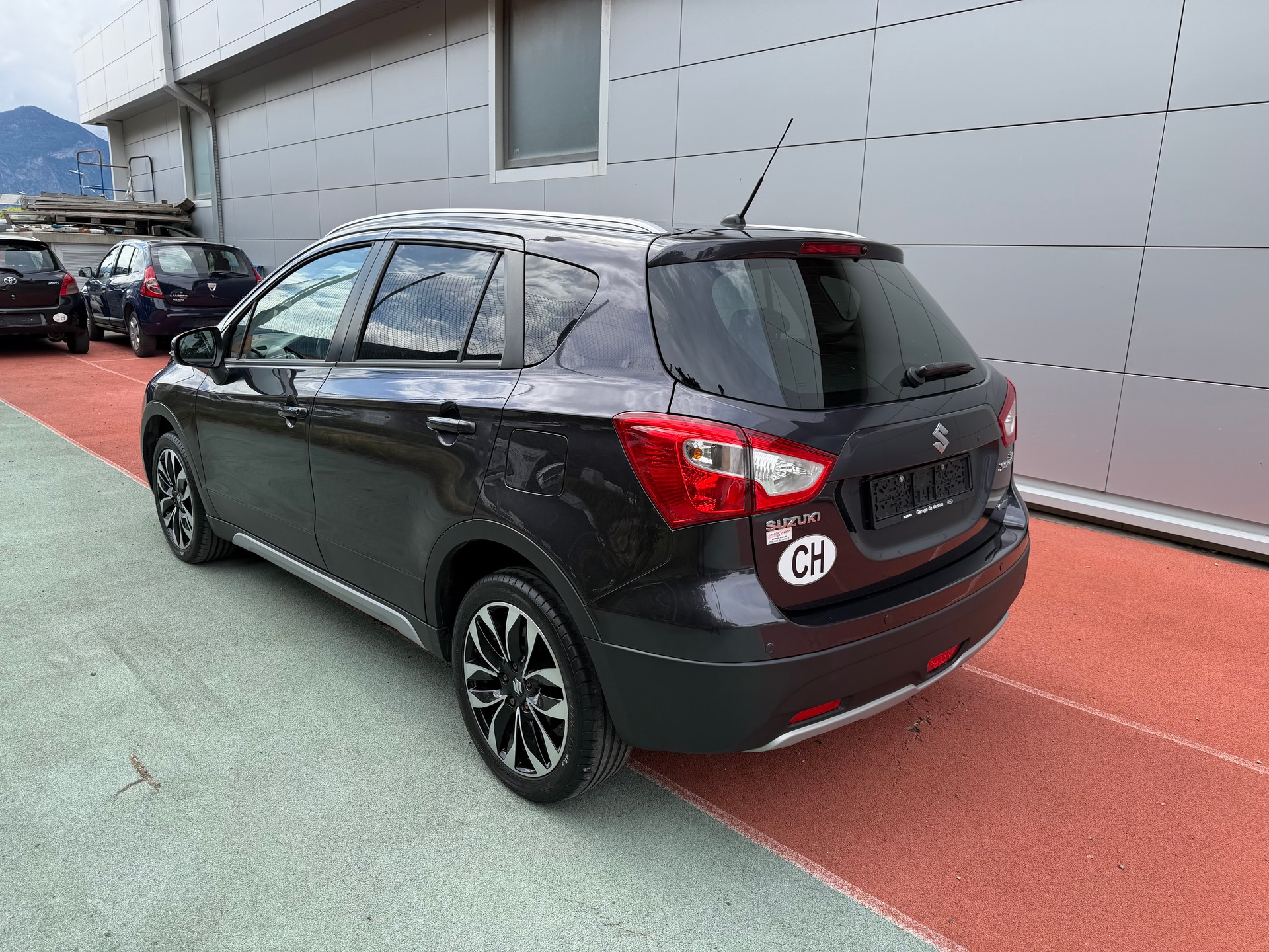 SUZUKI SX4 S-Cross 1.6 16V Compact Top 4WD CVT7-image-4