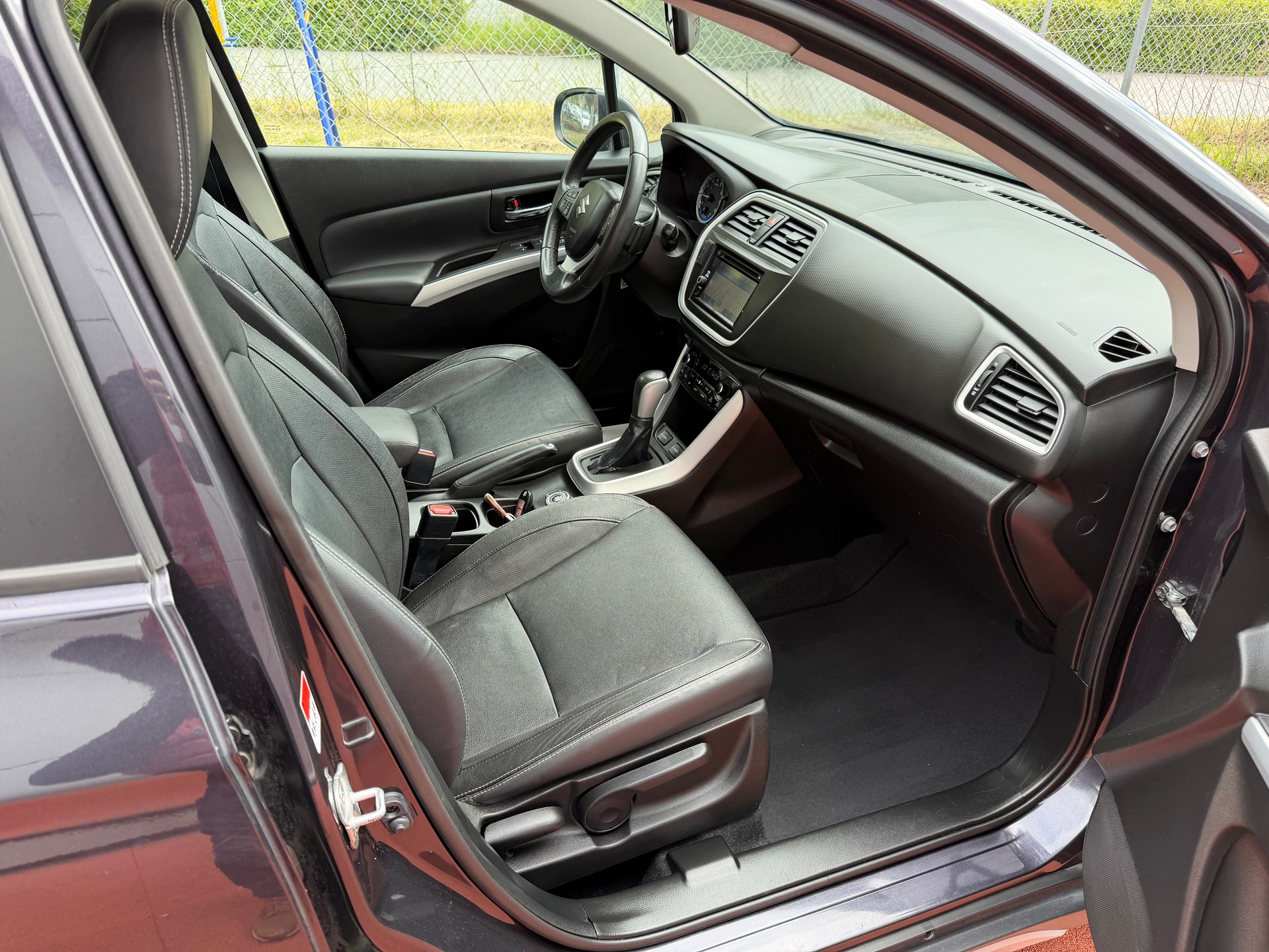SUZUKI SX4 S-Cross 1.6 16V Compact Top 4WD CVT7-image-9