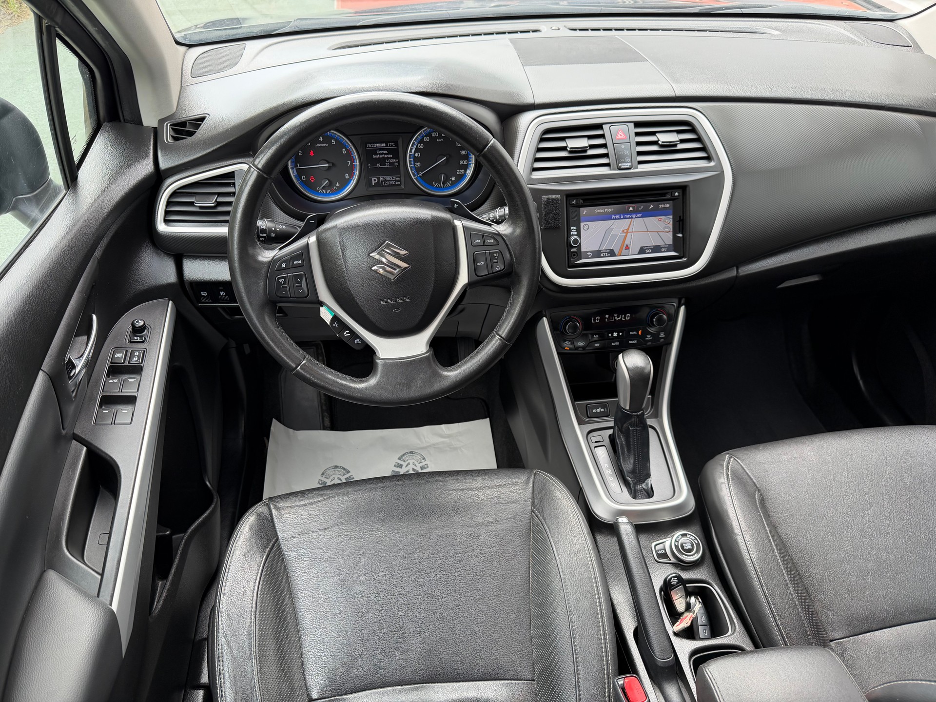 SUZUKI SX4 S-Cross 1.6 16V Compact Top 4WD CVT7-image-7