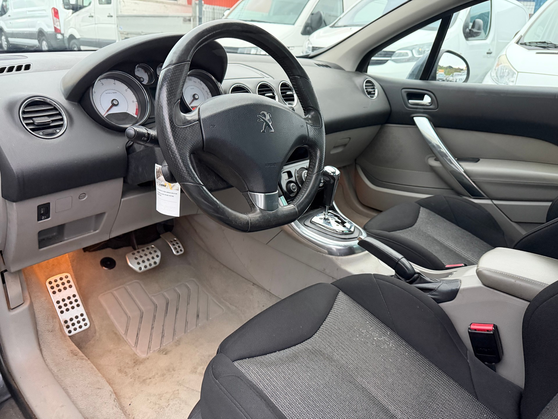 PEUGEOT 308 CC 1.6 16V Turbo Allure Automatic-image-7