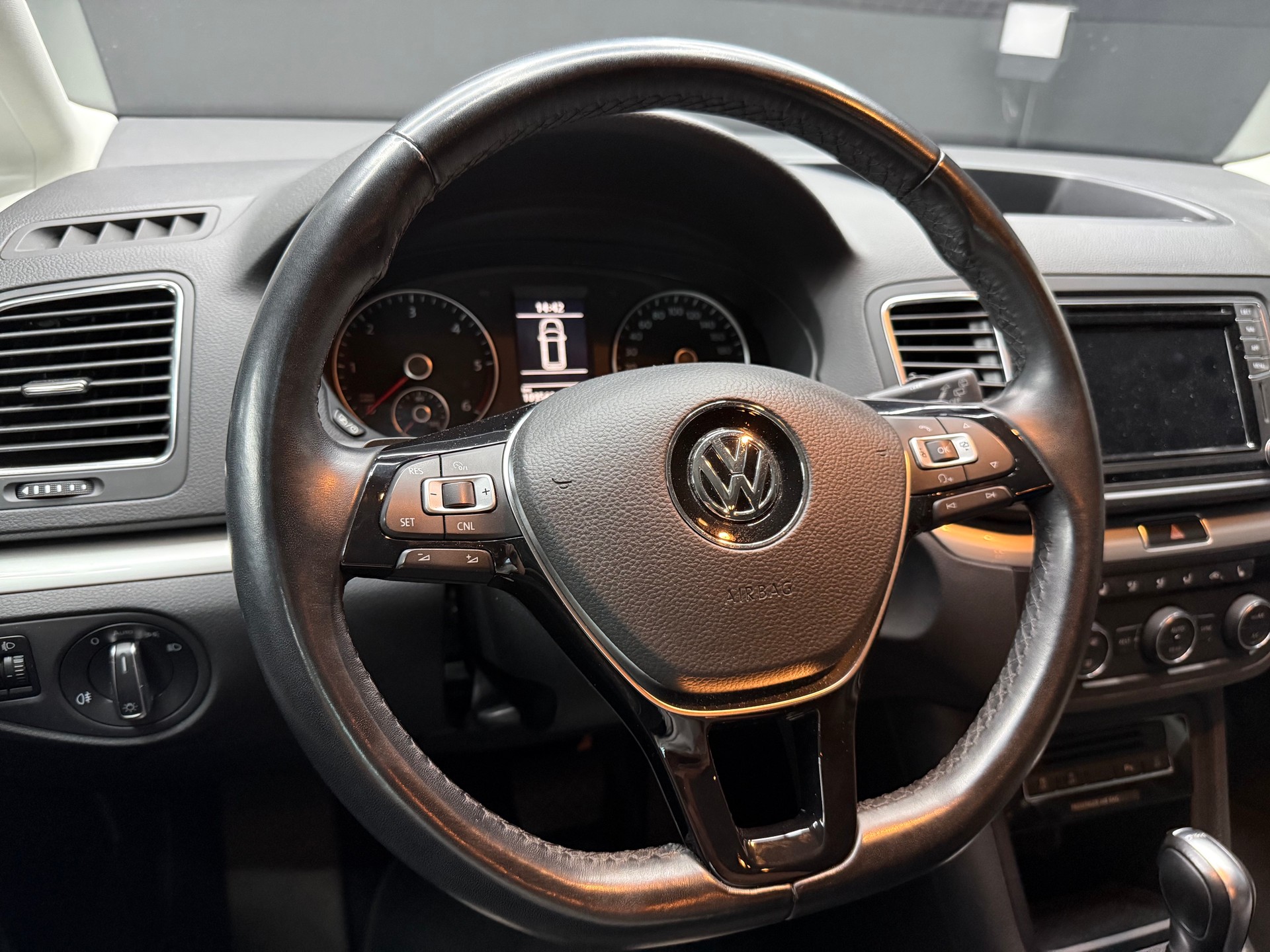 VW Sharan 2.0 TDI BMT Family DSG-image-15