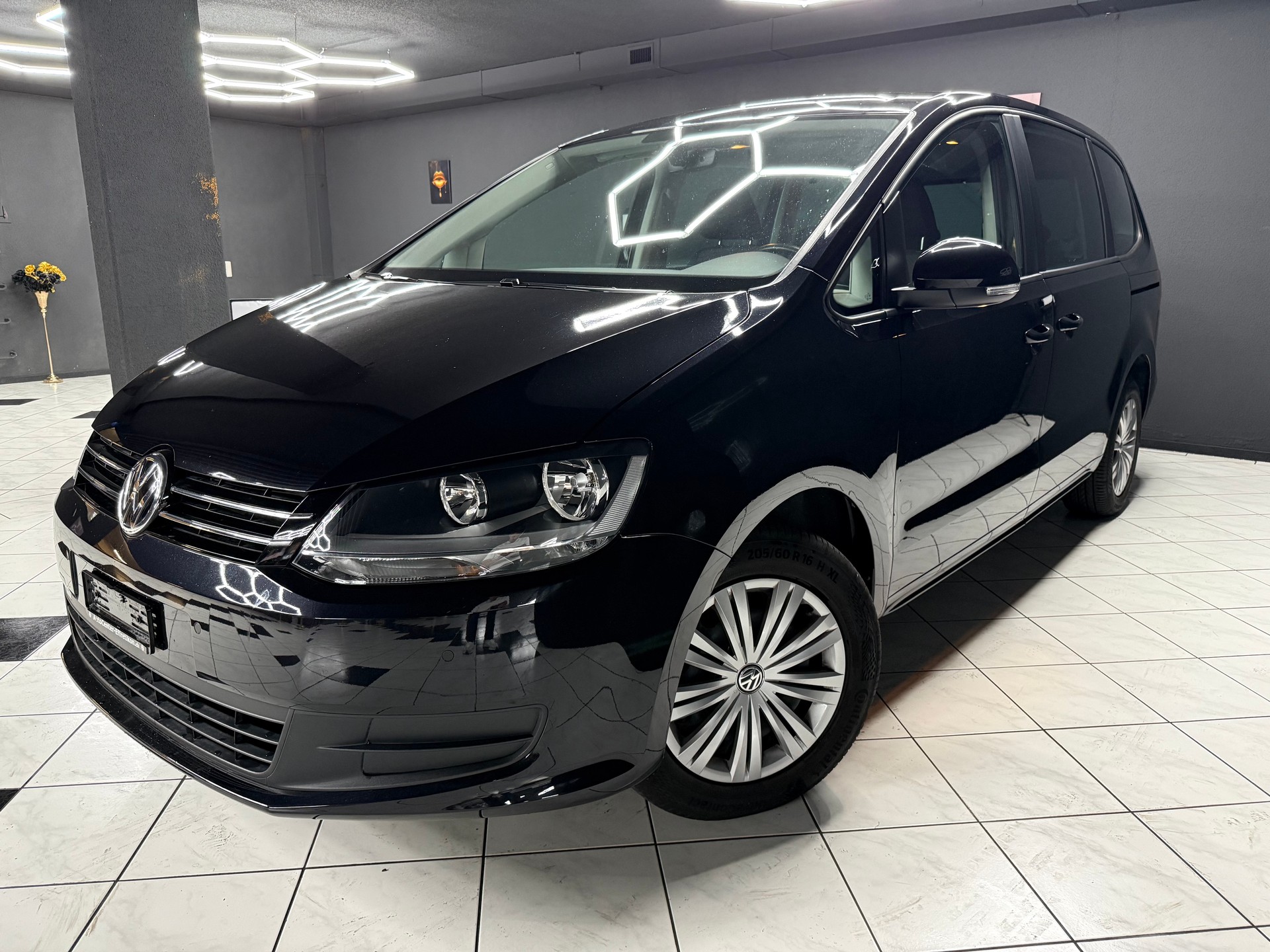 VW Sharan 2.0 TDI BMT Family DSG-image-1