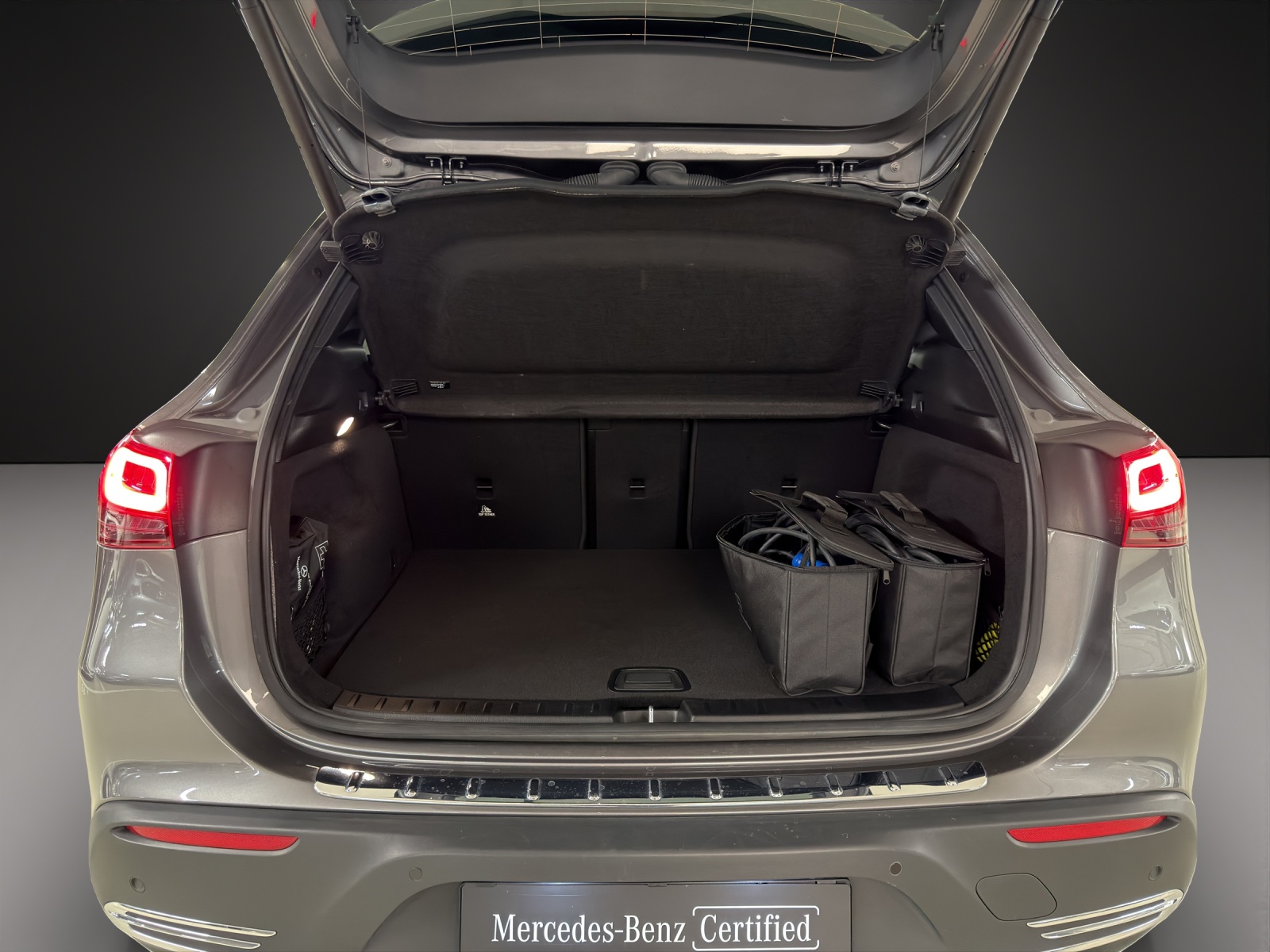 MERCEDES-BENZ EQA 250-image-8