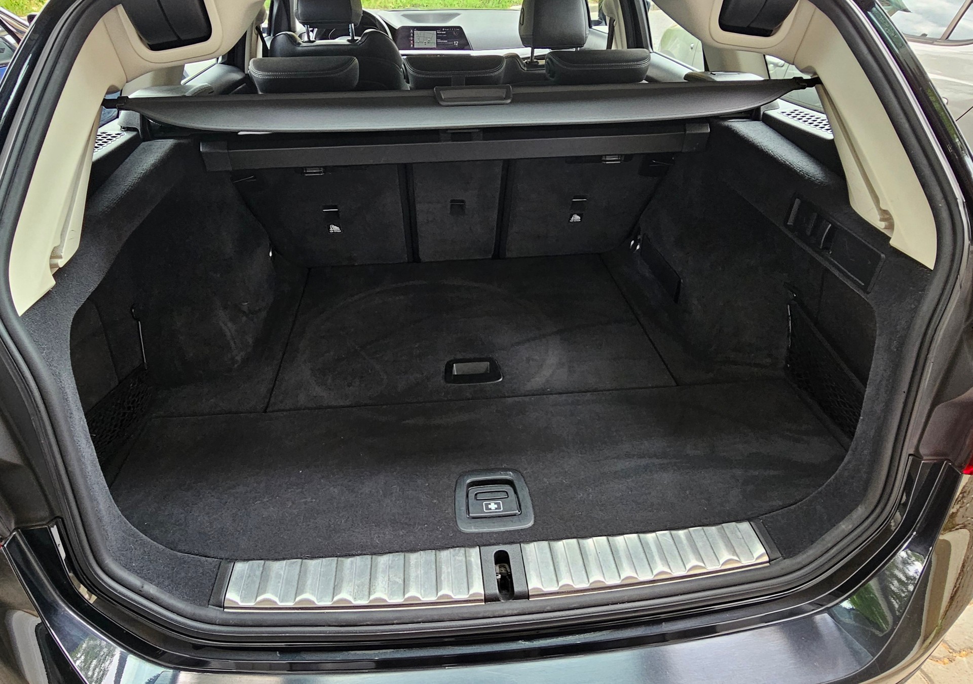 BMW 320d xDrive 48V Touring Steptronic-image-11