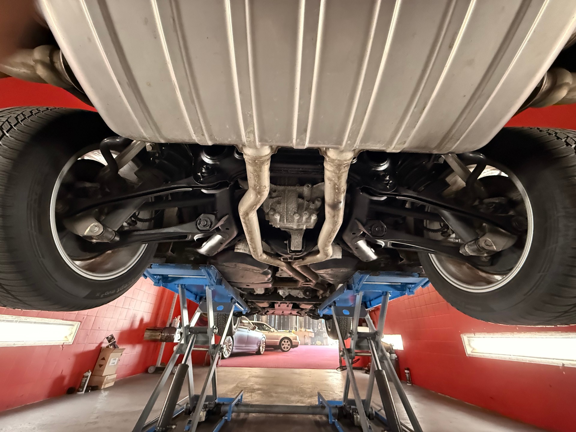 PORSCHE Cayenne S 4.2 V8 Diesel / ** Frisch ab MFK & Grossem Service **-image-23