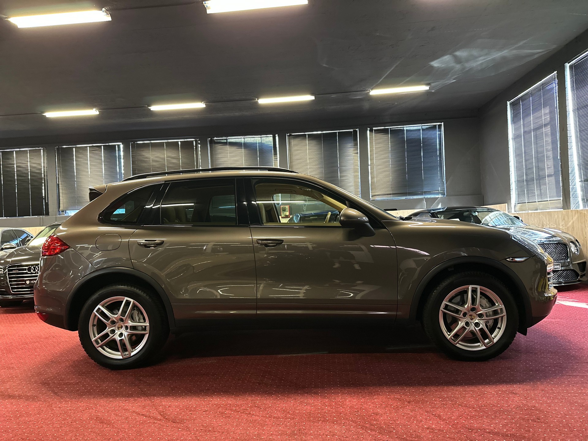 PORSCHE Cayenne S 4.2 V8 Diesel / ** Frisch ab MFK & Grossem Service **-image-4