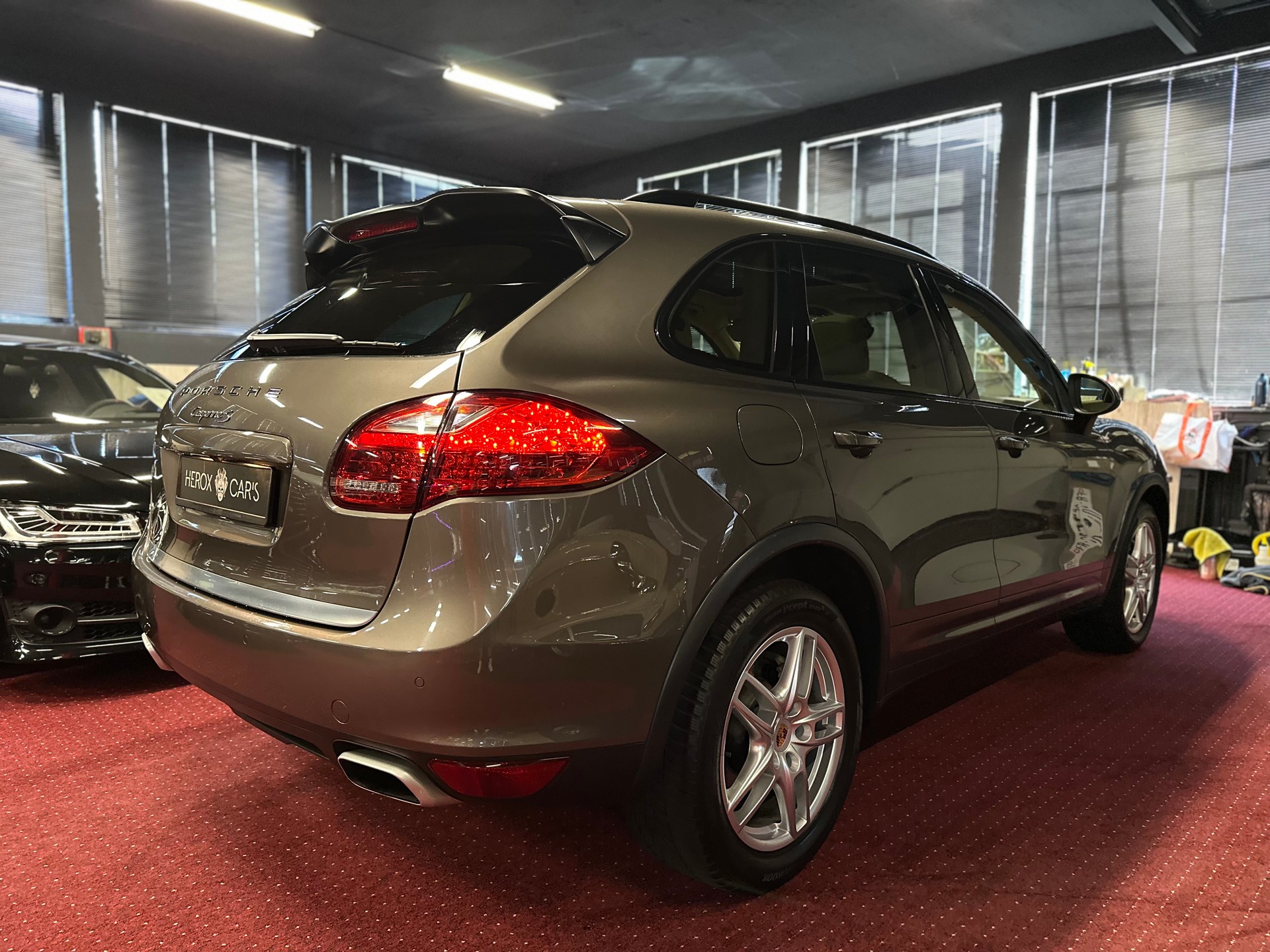 PORSCHE Cayenne S 4.2 V8 Diesel / ** Frisch ab MFK & Grossem Service **-image-5