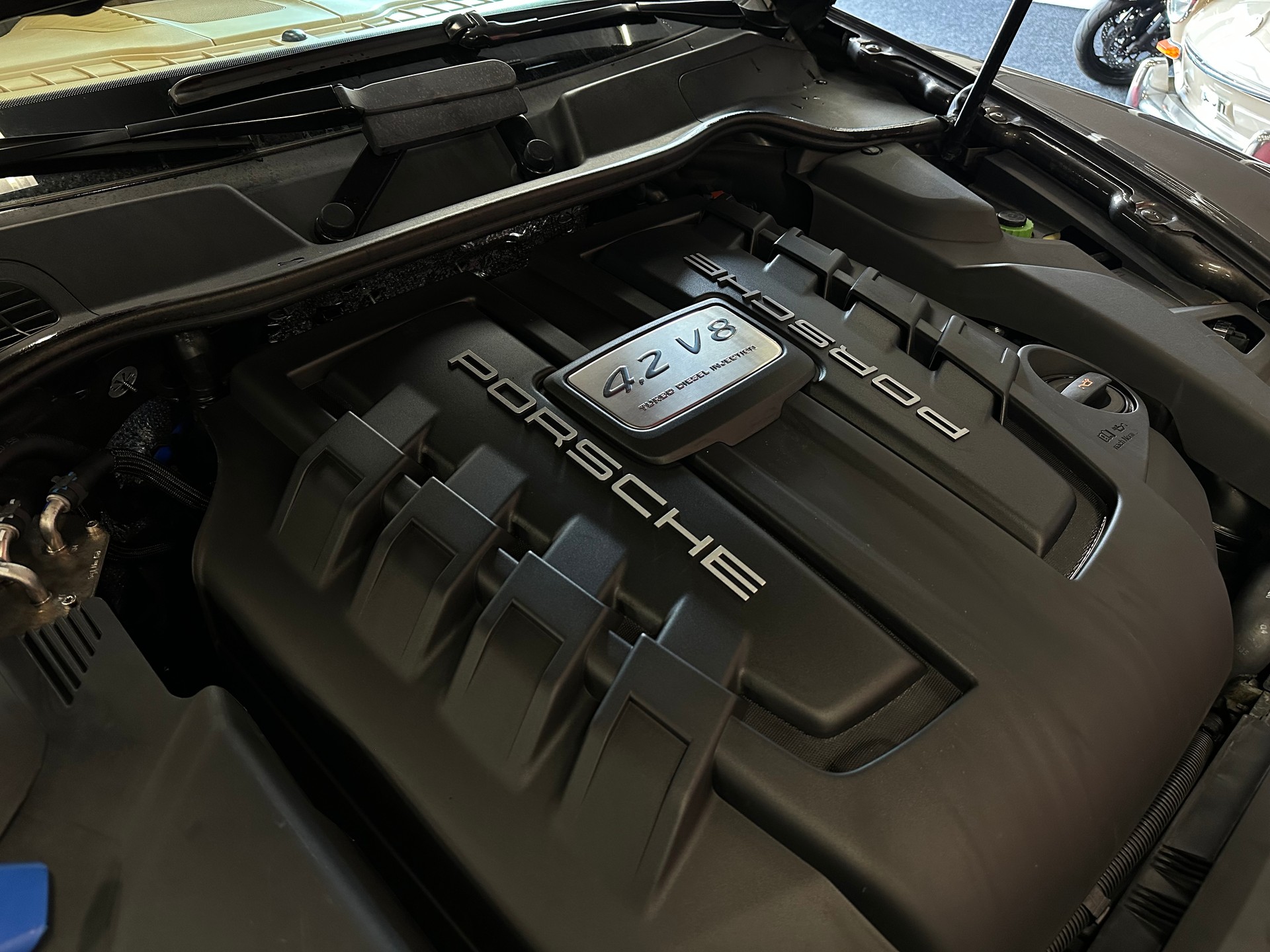 PORSCHE Cayenne S 4.2 V8 Diesel / ** Frisch ab MFK & Grossem Service **-image-22