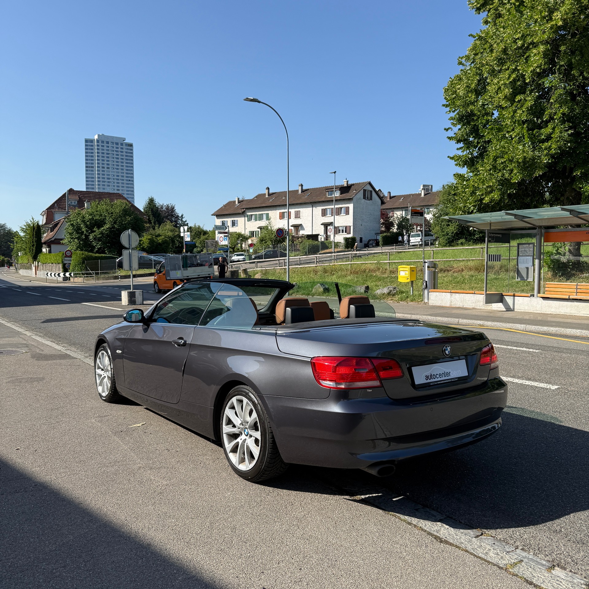 BMW 320i Cabriolet Steptronic-image-4