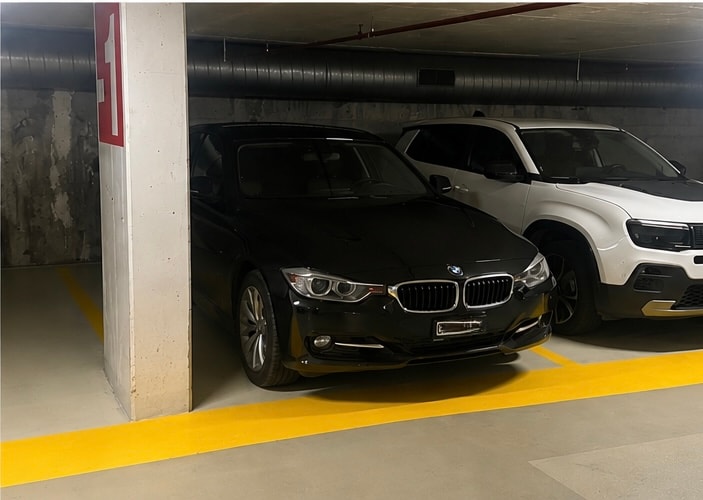 BMW 320i xDrive-image-1