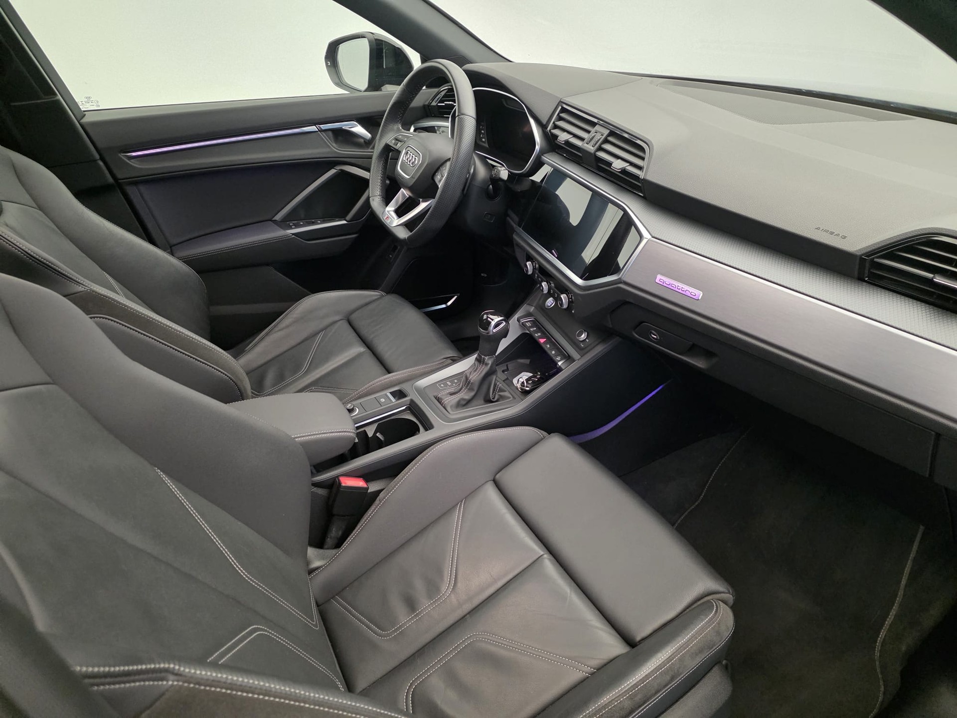 AUDI Q3 Sportback 45 TFSI S line quattro S-tronic-image-10