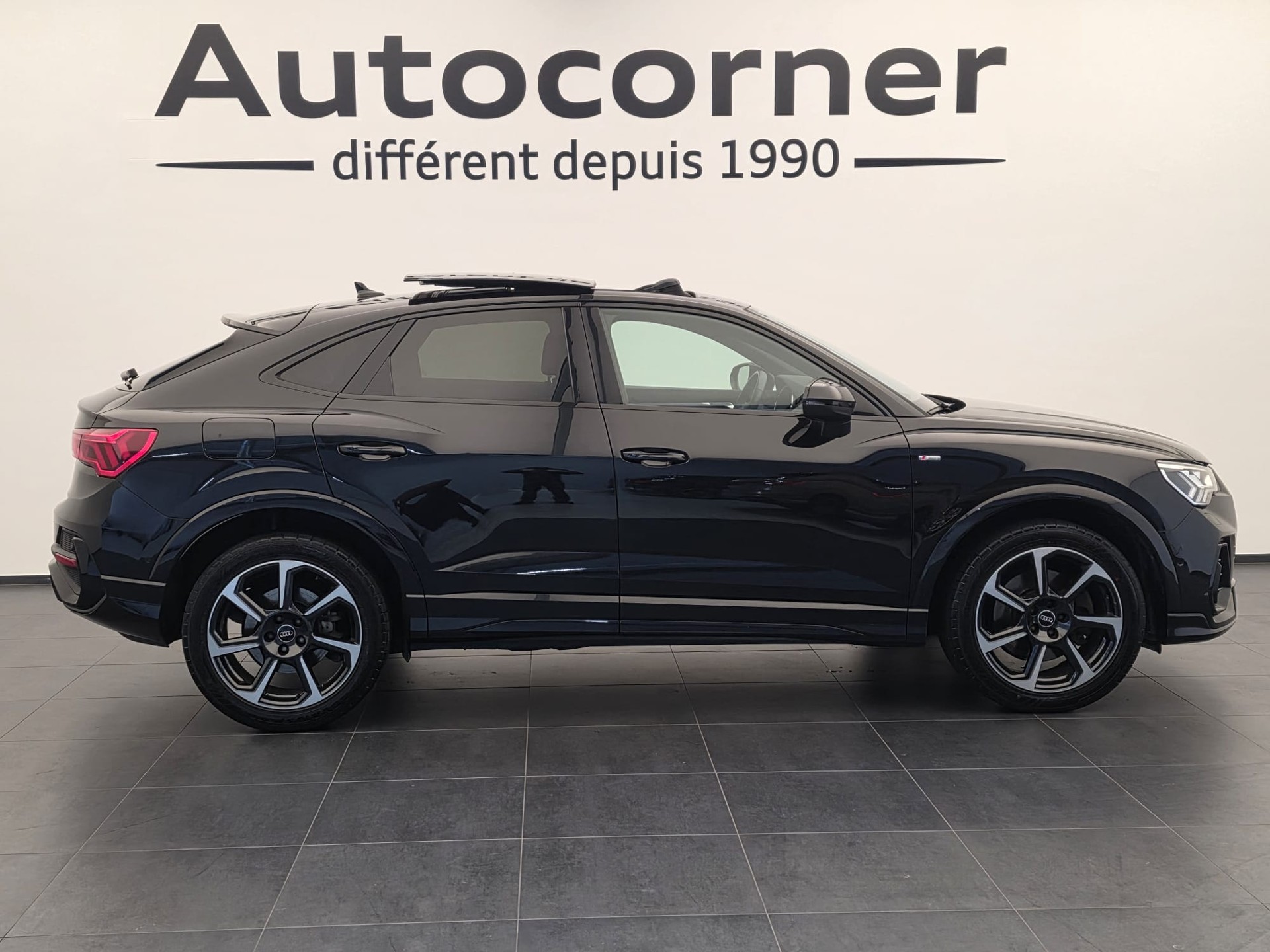 AUDI Q3 Sportback 45 TFSI S line quattro S-tronic-image-4