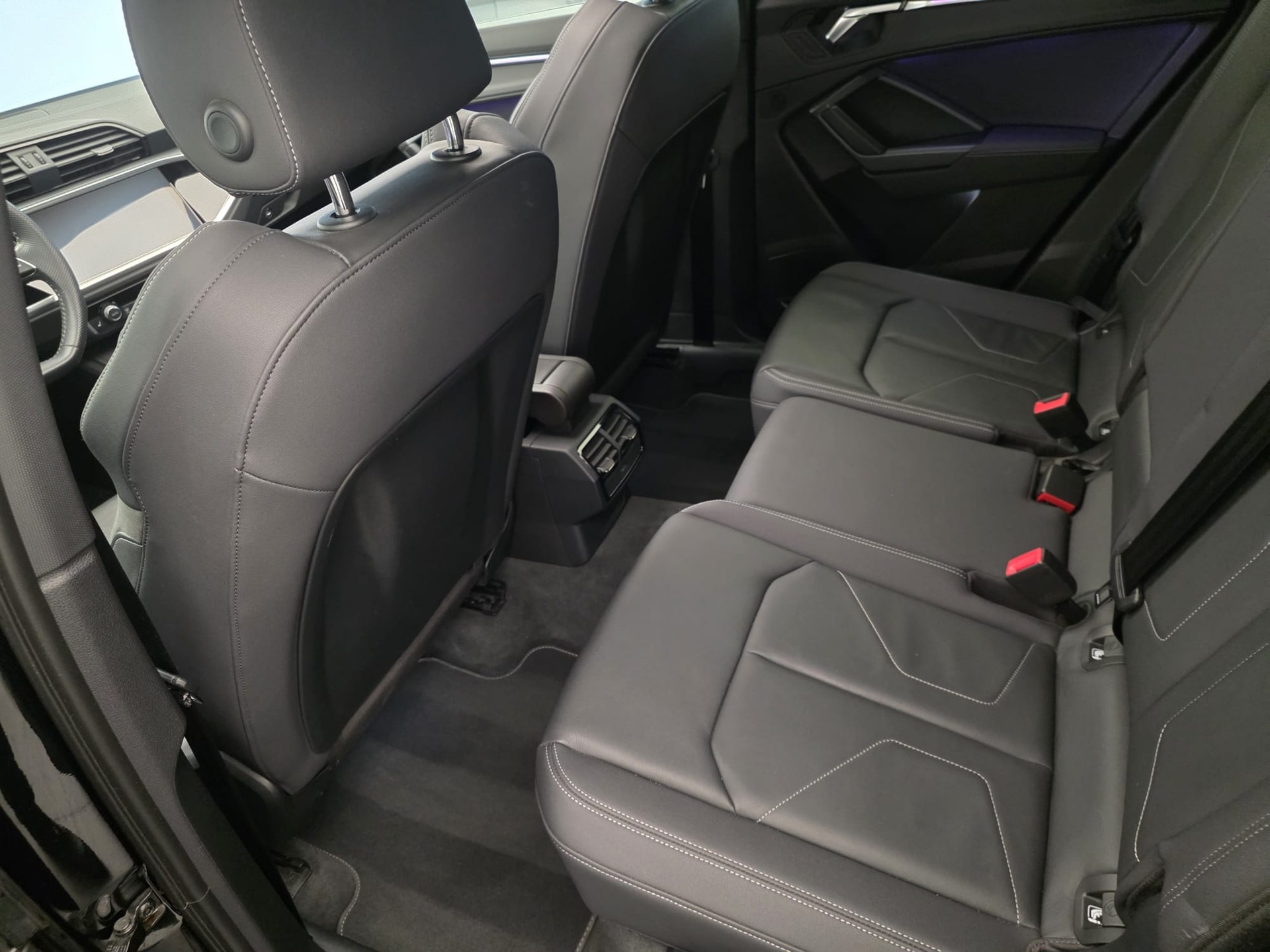 AUDI Q3 Sportback 45 TFSI S line quattro S-tronic-image-11