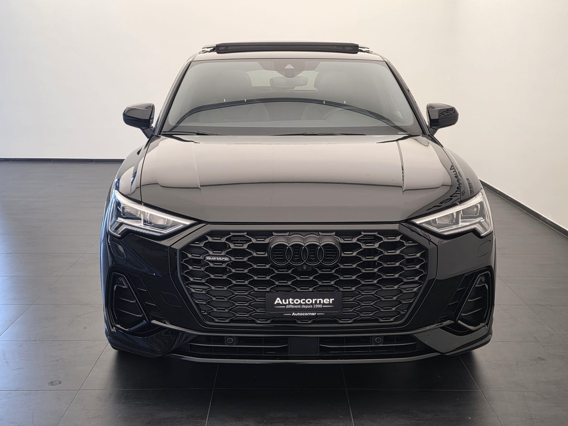 AUDI Q3 Sportback 45 TFSI S line quattro S-tronic-image-2