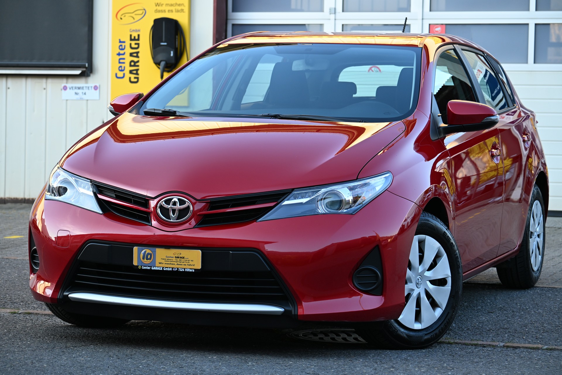 TOYOTA Auris 1.6 Terra-image-0