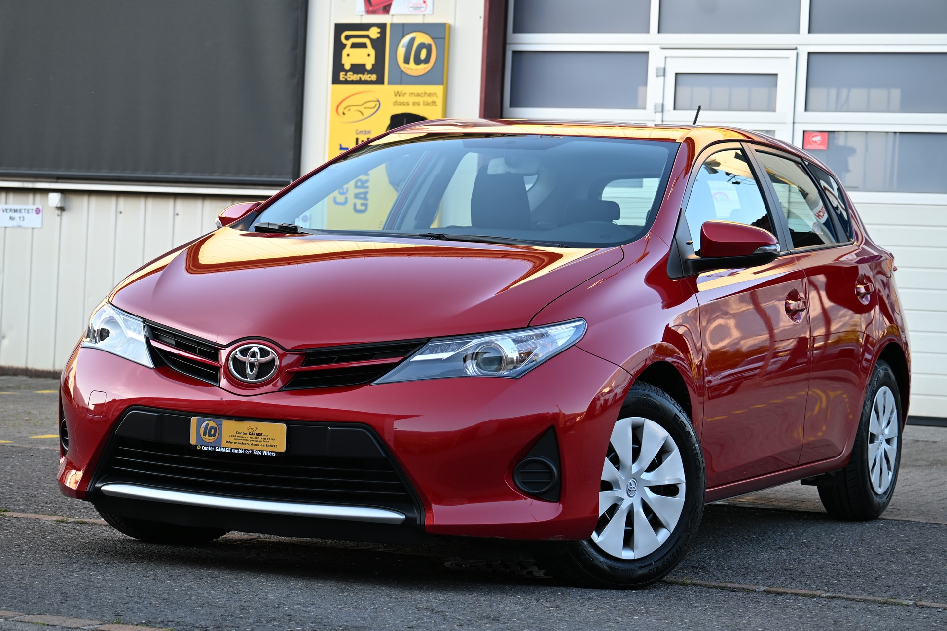 TOYOTA Auris 1.6 Terra-image-1