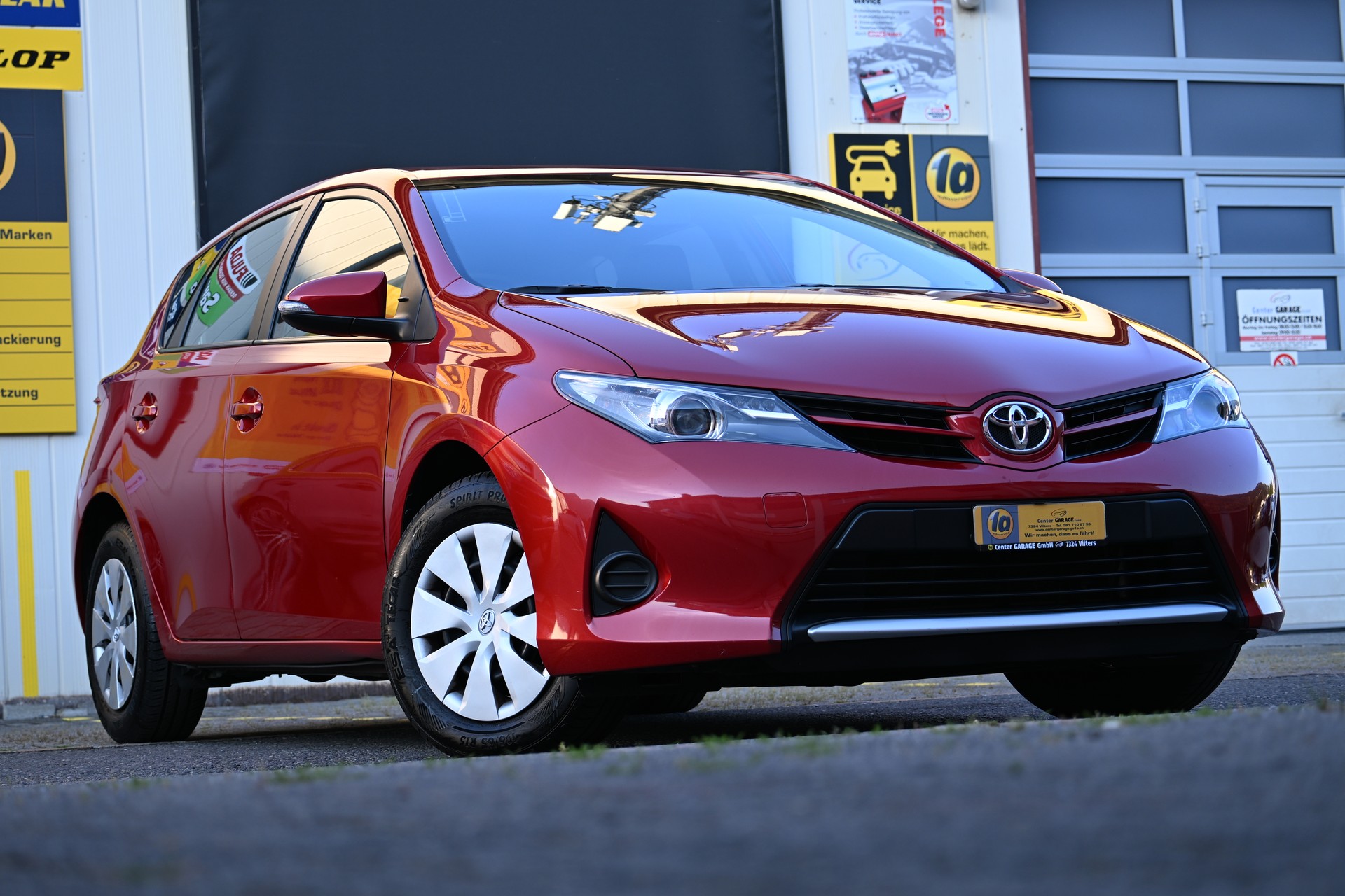 TOYOTA Auris 1.6 Terra-image-2