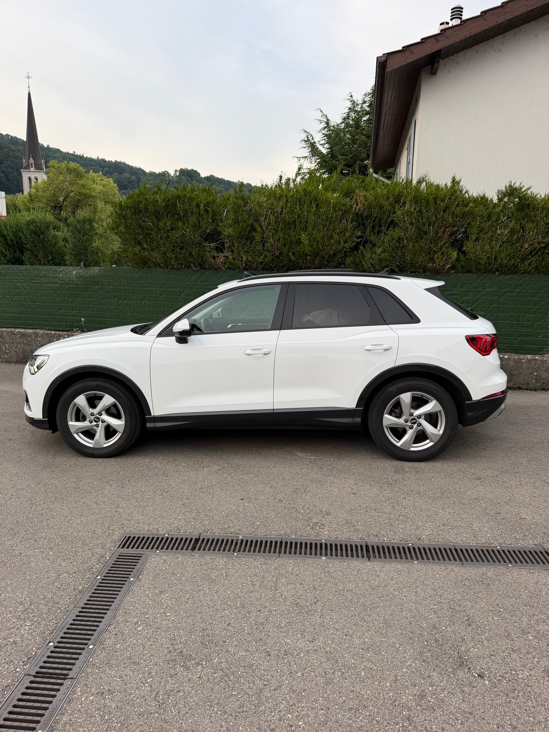 AUDI Q3 35 TDI S line quattro S-tronic-image-5