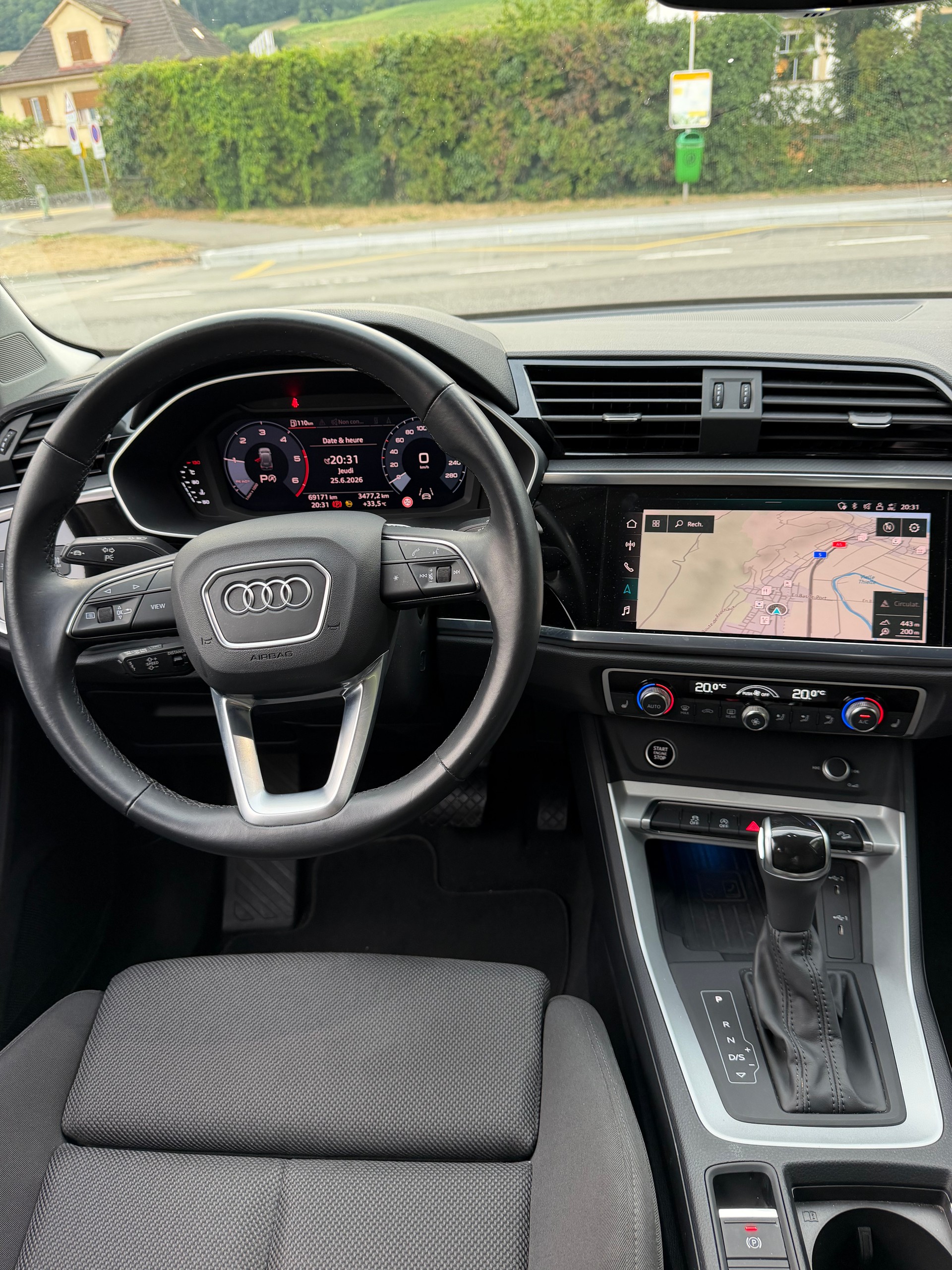 AUDI Q3 35 TDI S line quattro S-tronic-image-6