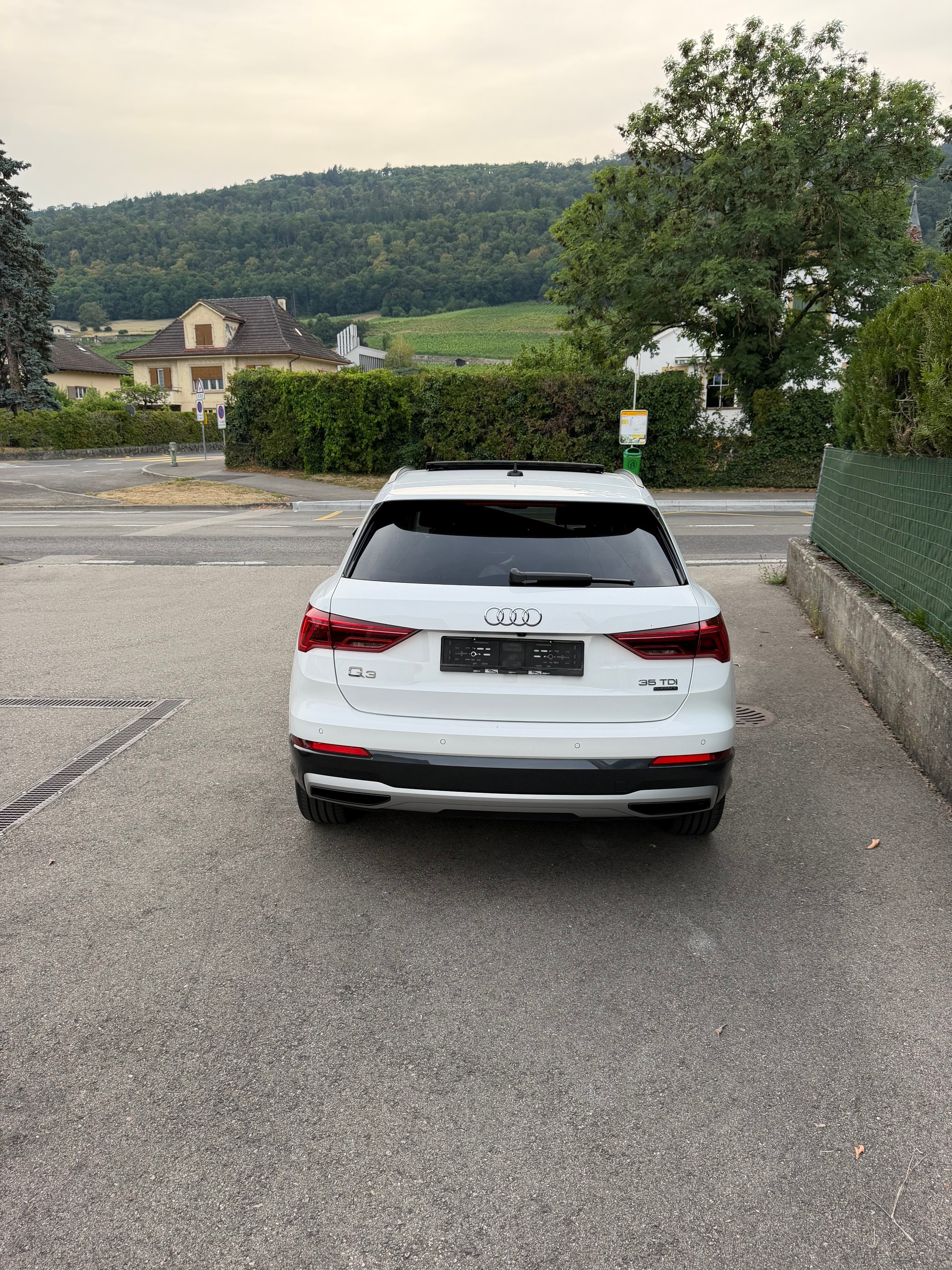 AUDI Q3 35 TDI S line quattro S-tronic-image-4