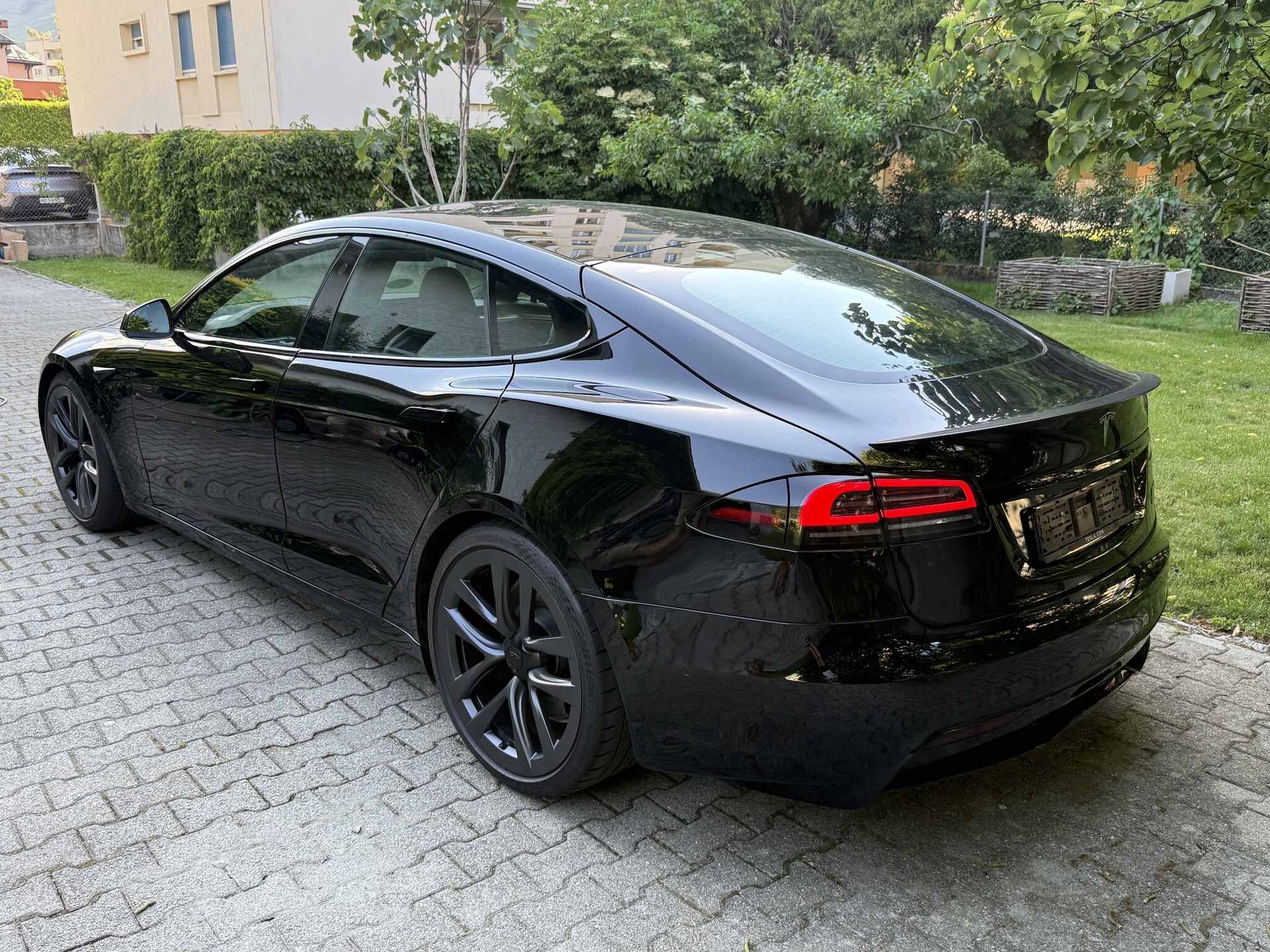TESLA Plaid-image-3