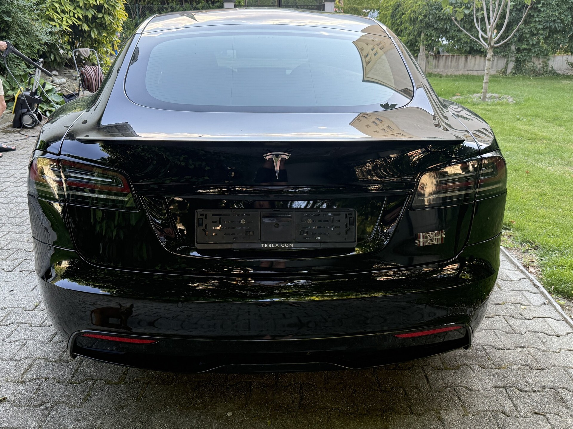 TESLA Plaid-image-4