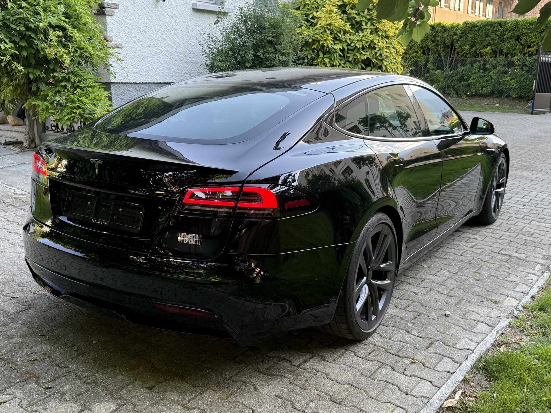 TESLA Plaid-image-2