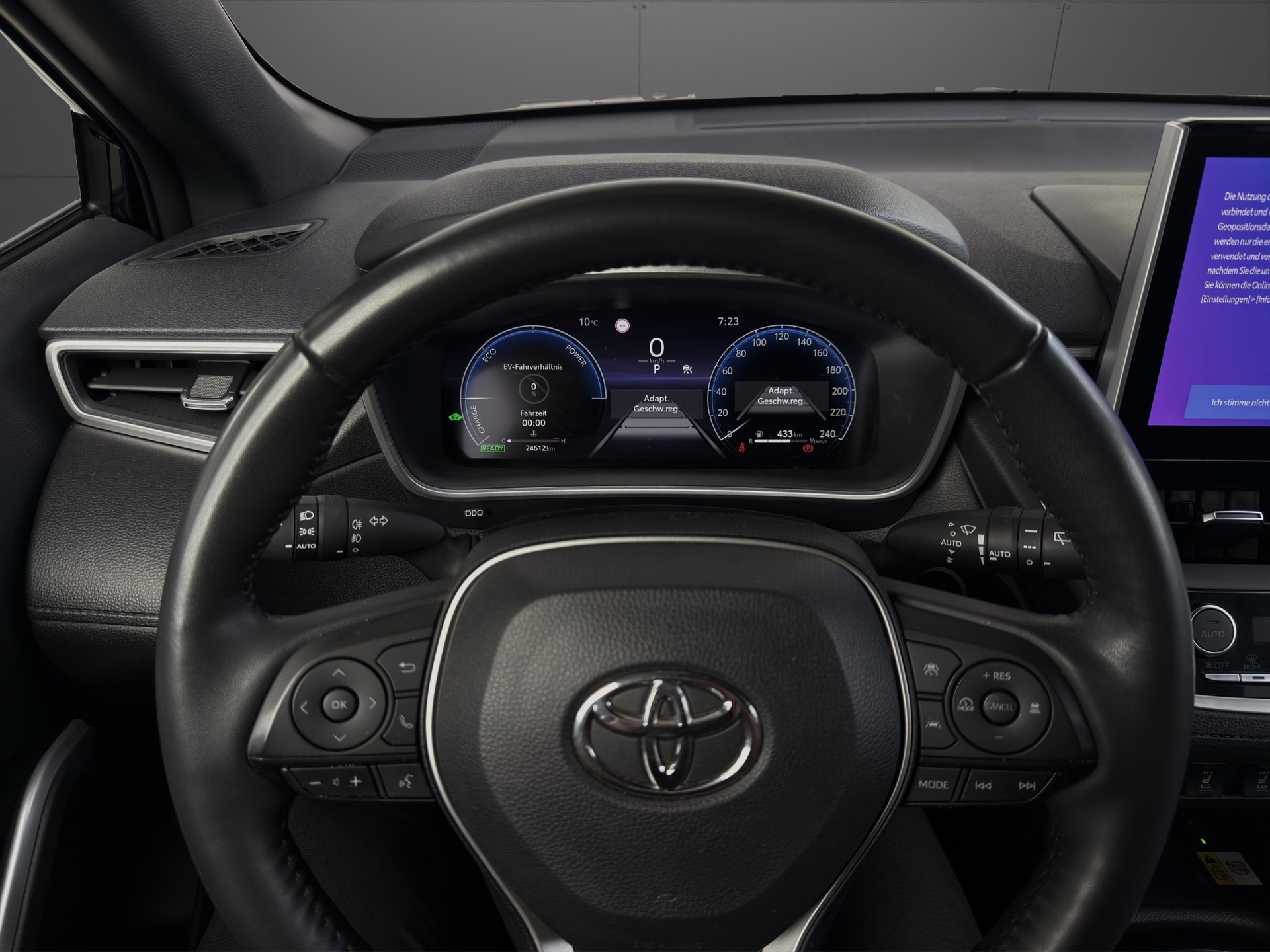 TOYOTA Corolla Cross 2.0 4WD Trend e-CVT-image-12