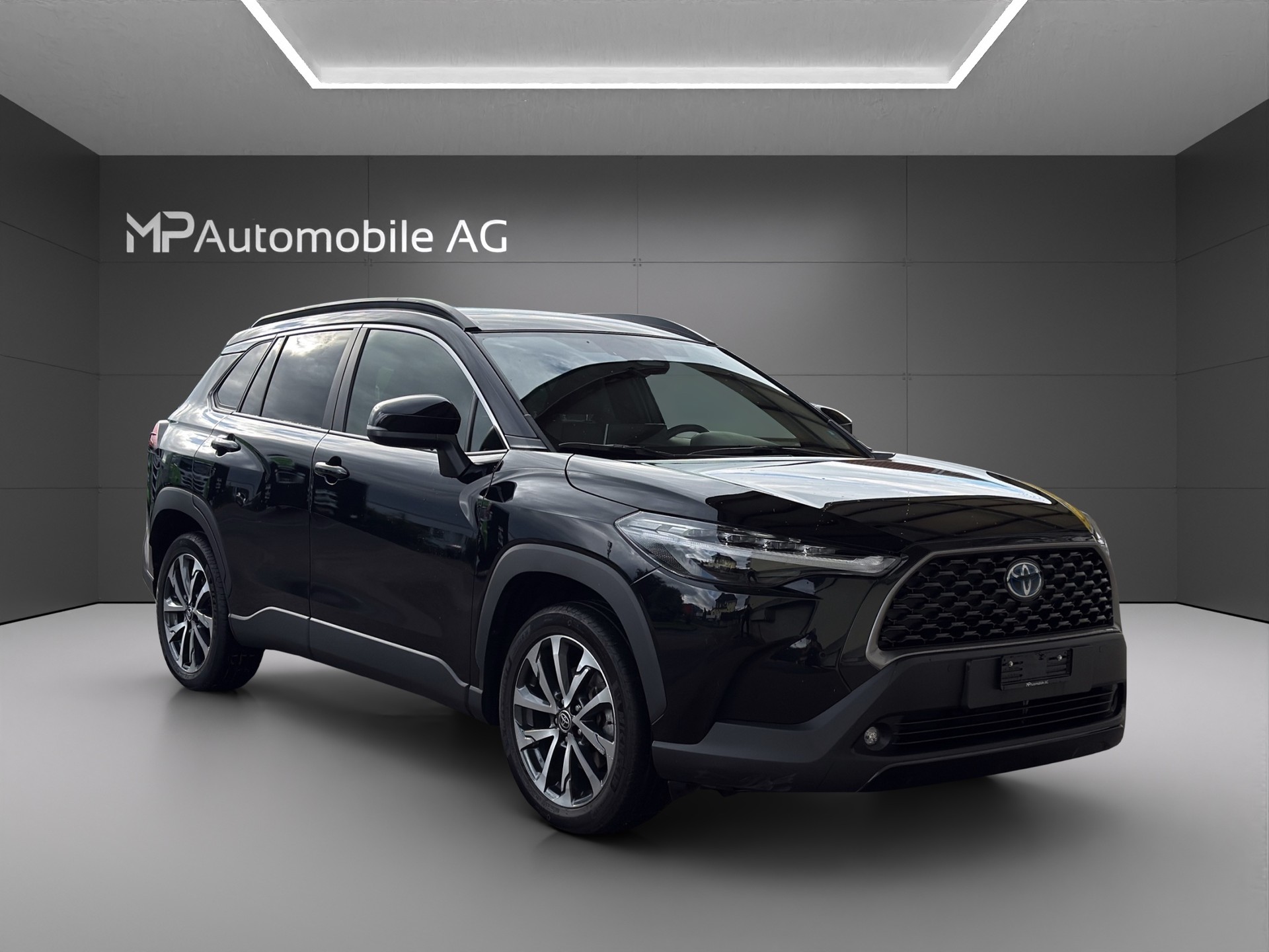 TOYOTA Corolla Cross 2.0 4WD Trend e-CVT-image-1
