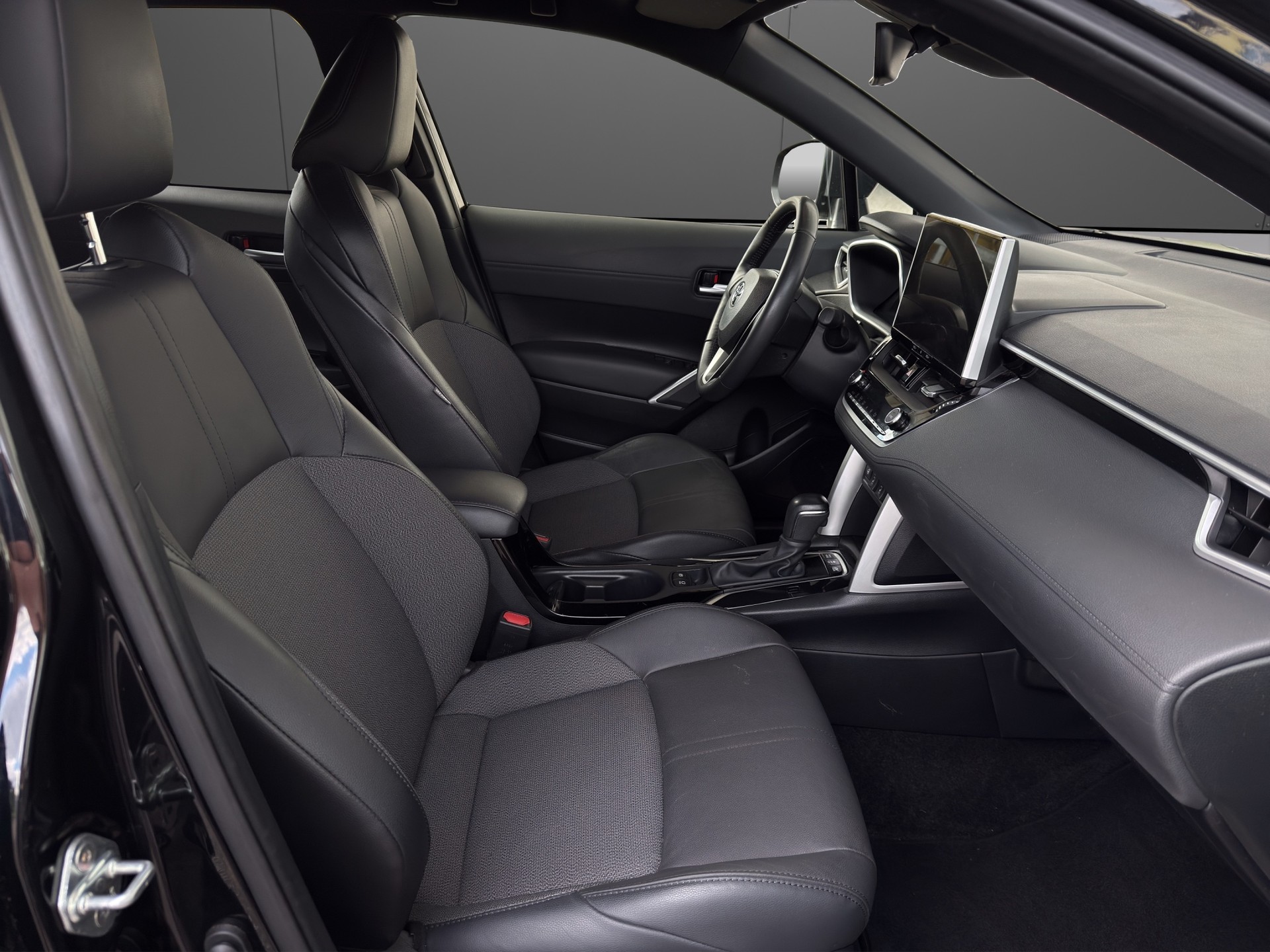 TOYOTA Corolla Cross 2.0 4WD Trend e-CVT-image-9