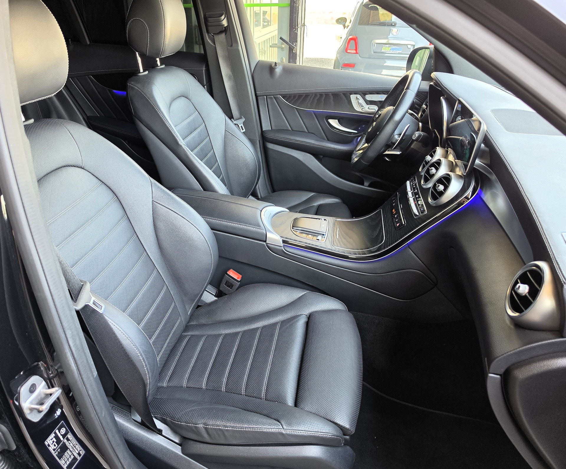 MERCEDES-BENZ GLC 43 AMG 4Matic 9G-Tronic-image-4