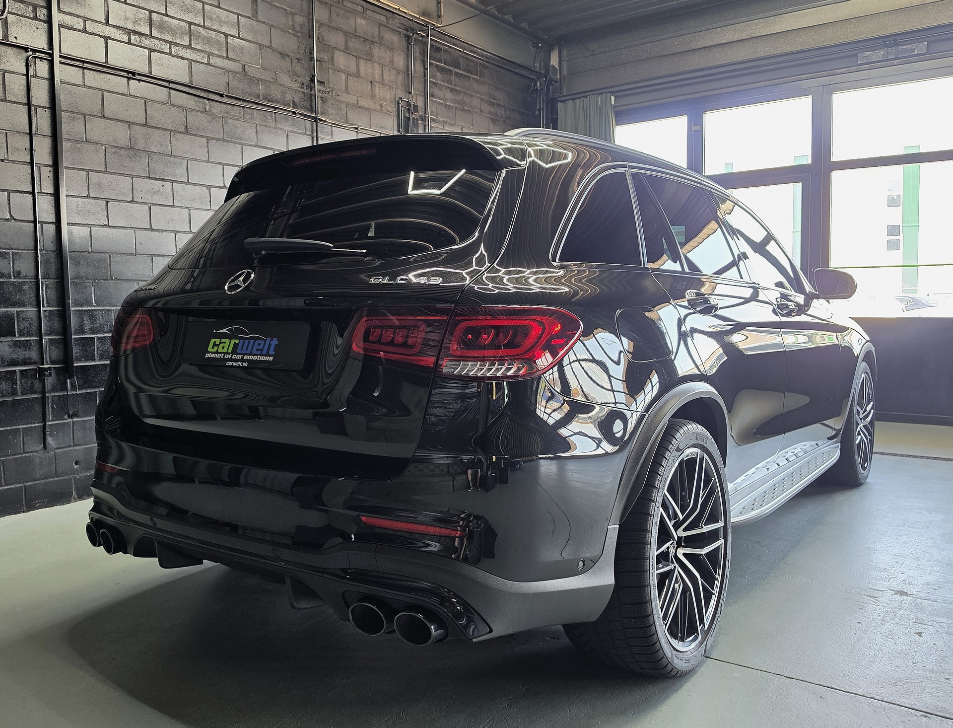 MERCEDES-BENZ GLC 43 AMG 4Matic 9G-Tronic-image-2