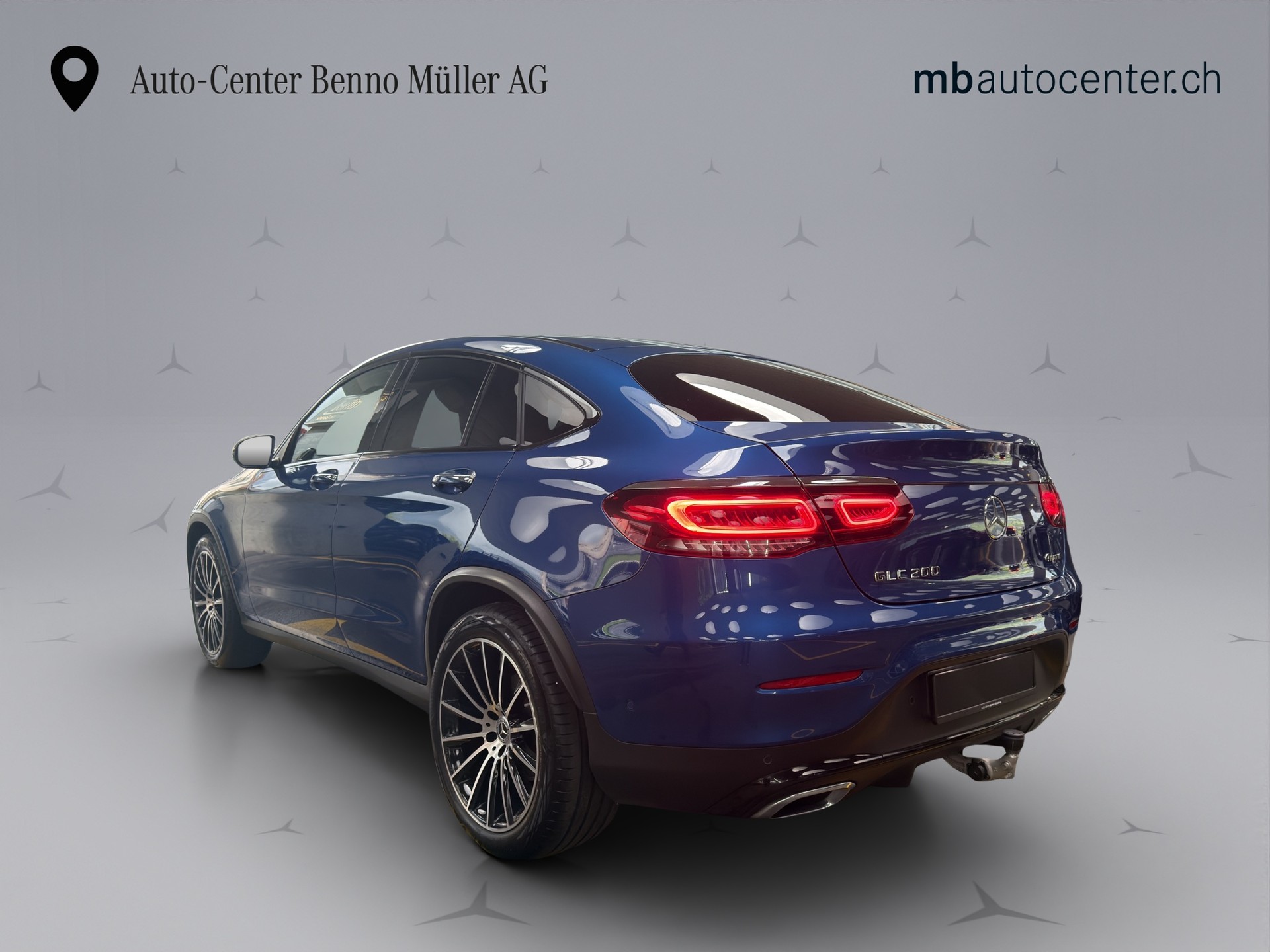 MERCEDES-BENZ GLC 200 AMG Line 4m Coupé-showroom-element-2