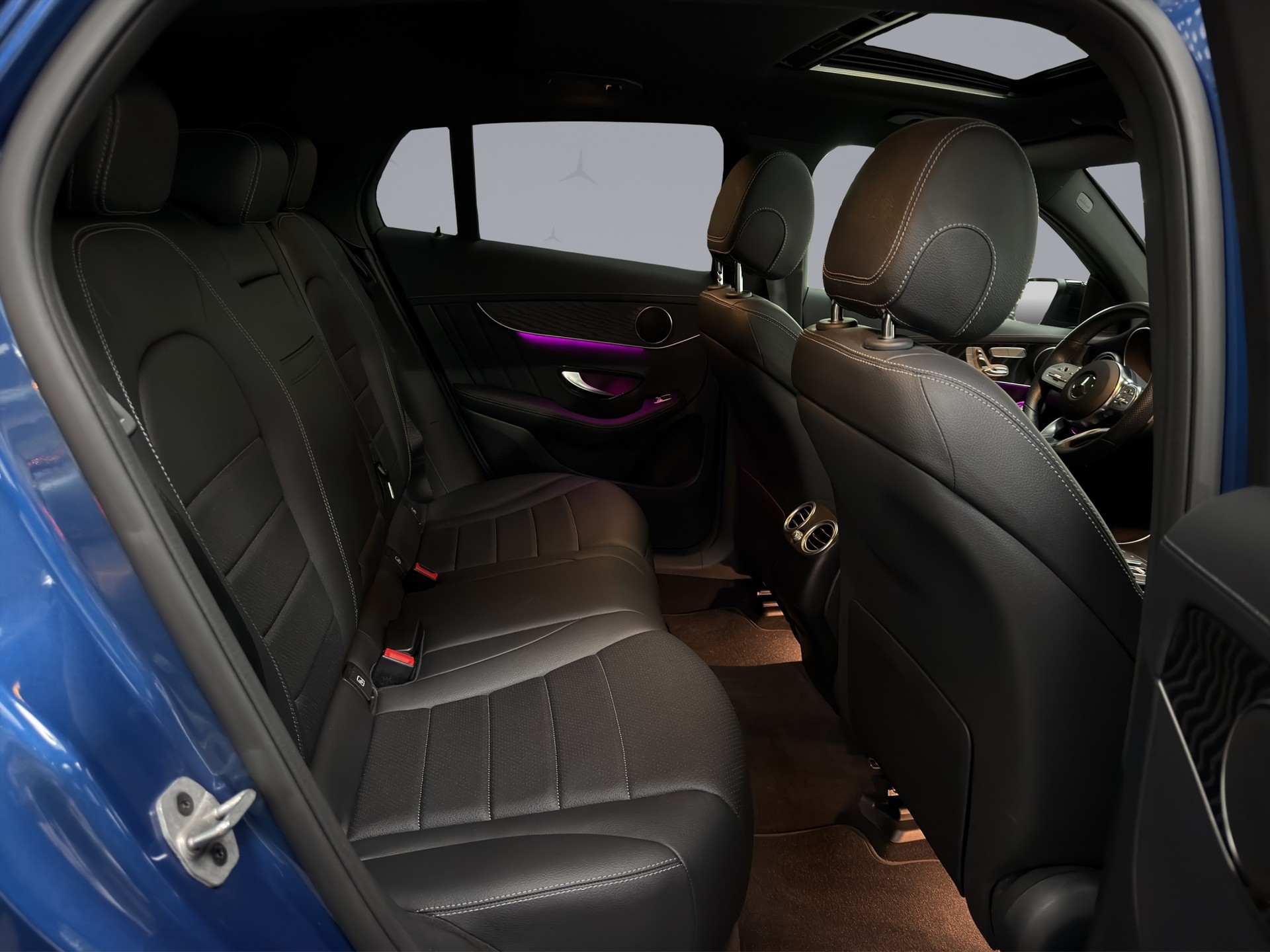 MERCEDES-BENZ GLC 200 AMG Line 4m Coupé-image-14