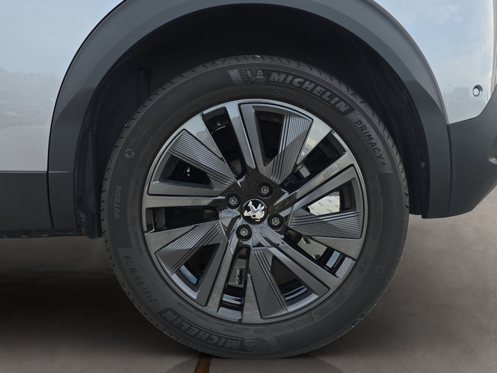 PEUGEOT 2008 1.5 BlueHDi GT Pack EAT8 CH-Fahrzeug-image-23